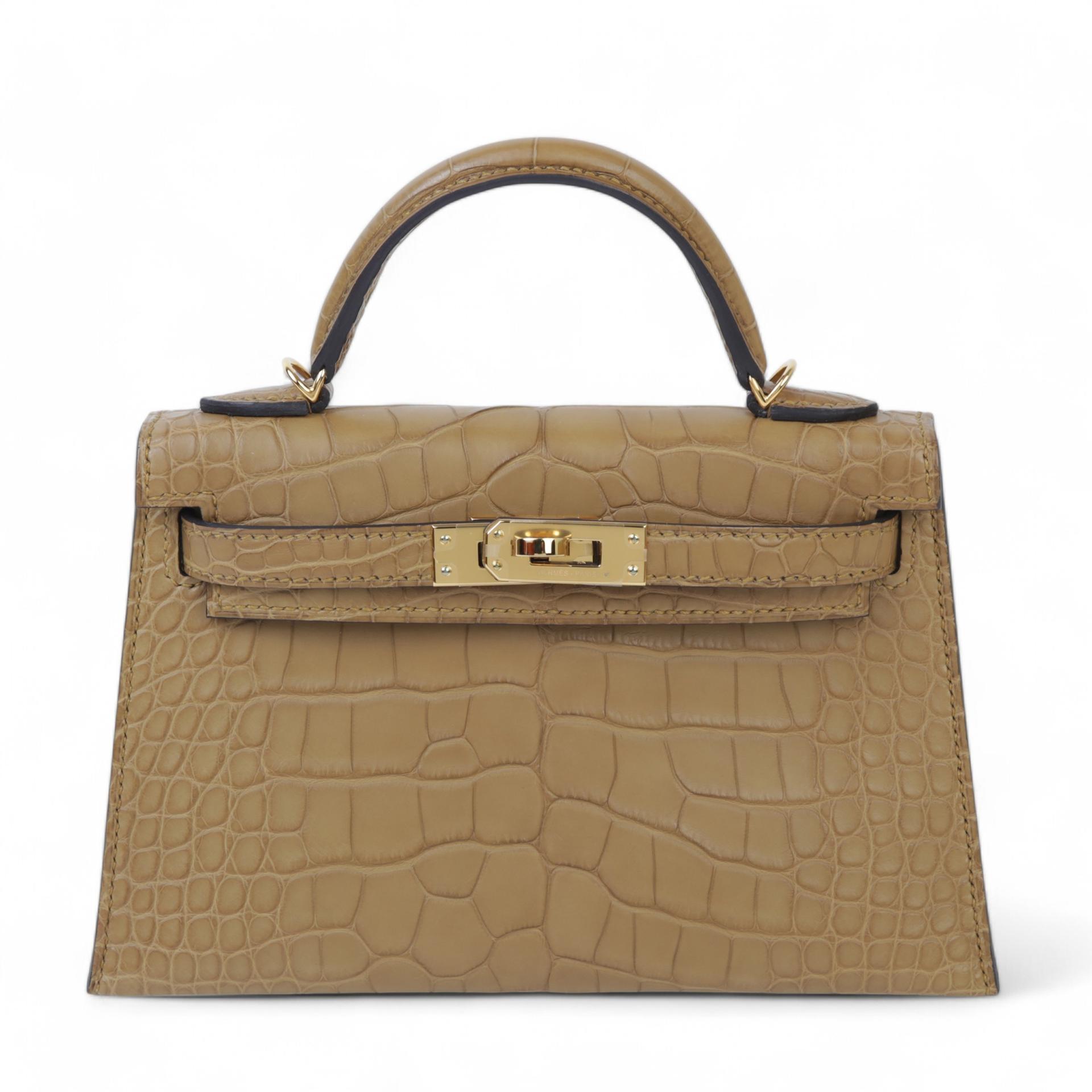 Excellent ( Rank SA ) HERMÈS Mini Kelly II Kraft (2H) Matte Alligator Gold hardware Z (2021) - 1