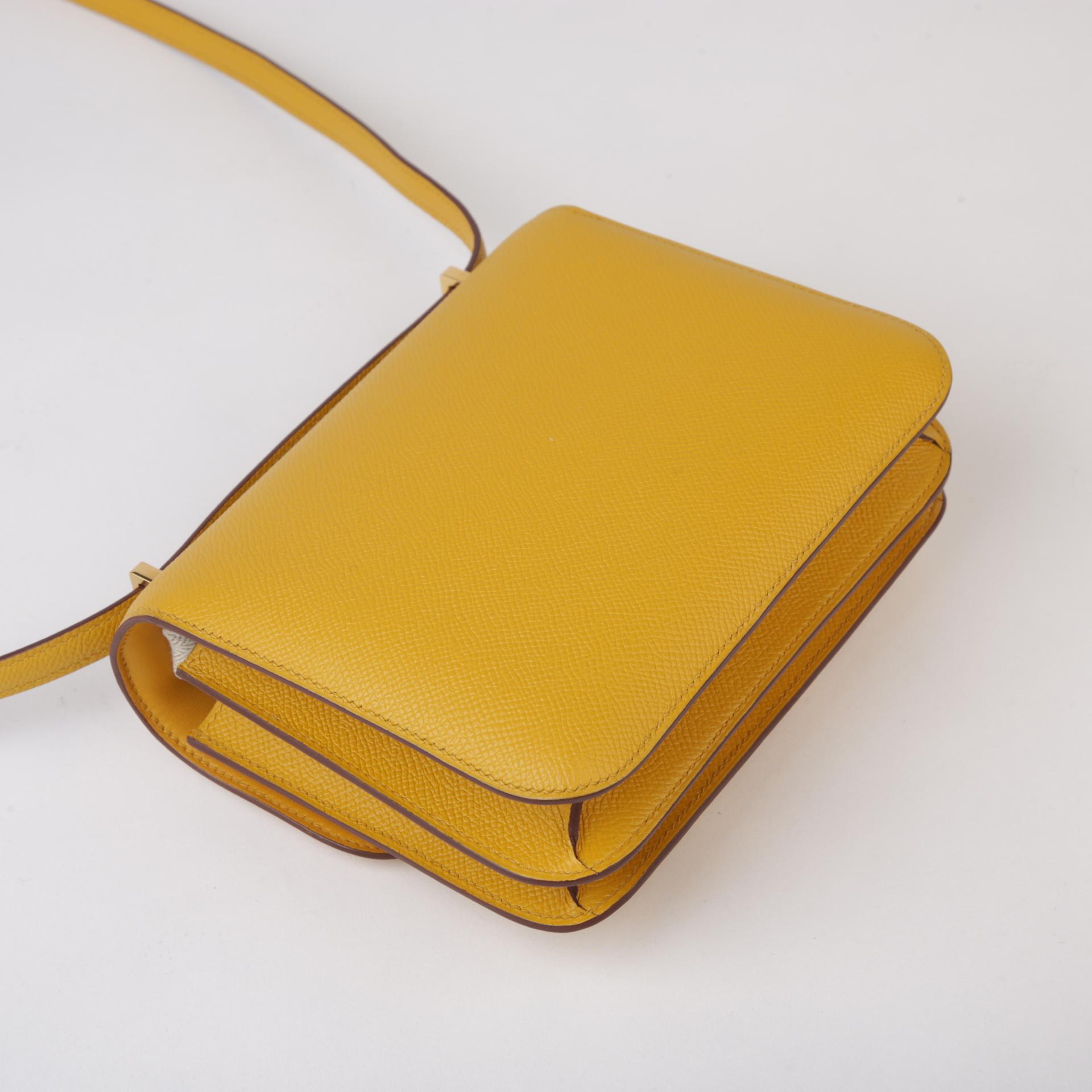 Very Good ( Rank A) HERMÈS Constance Mini Jaune Ambre (9D) Epsom Gold hardware C (2018) - 6