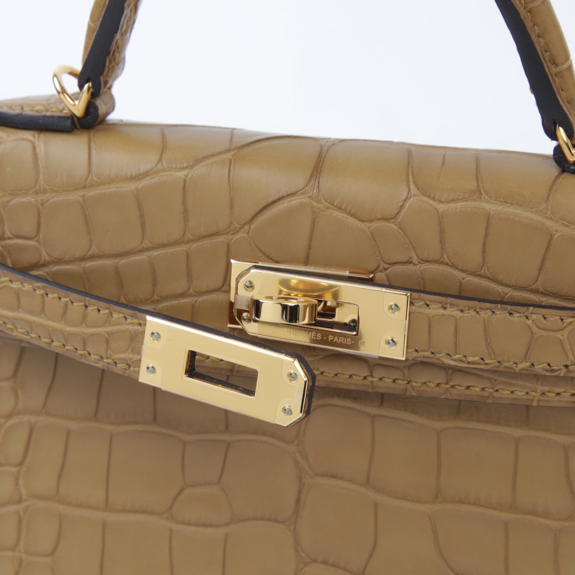 Excellent ( Rank SA ) HERMÈS Mini Kelly II Kraft (2H) Matte Alligator Gold hardware Z (2021) - 8