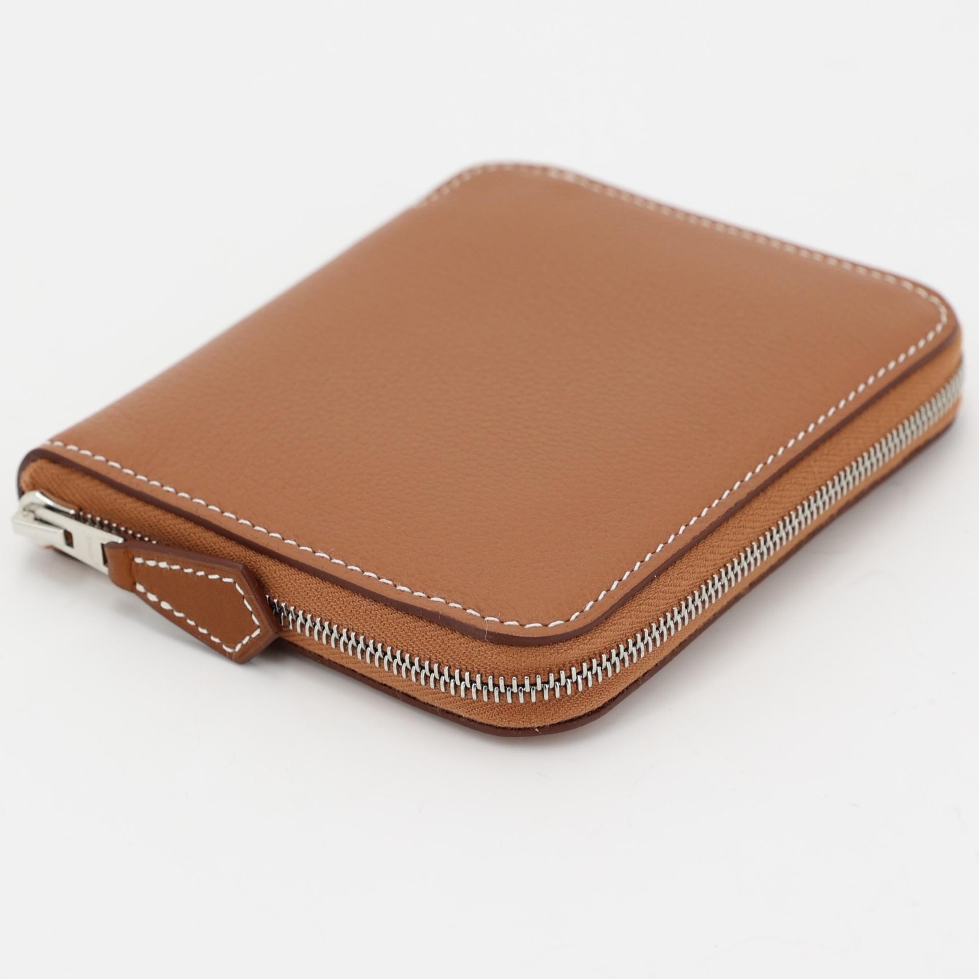 Brand New ( Rank N ) HERMÈS Silk’in Compact wallet Gold (37) Navy (7U) Blue Evercolor Palladium hardware B (2023) - 3