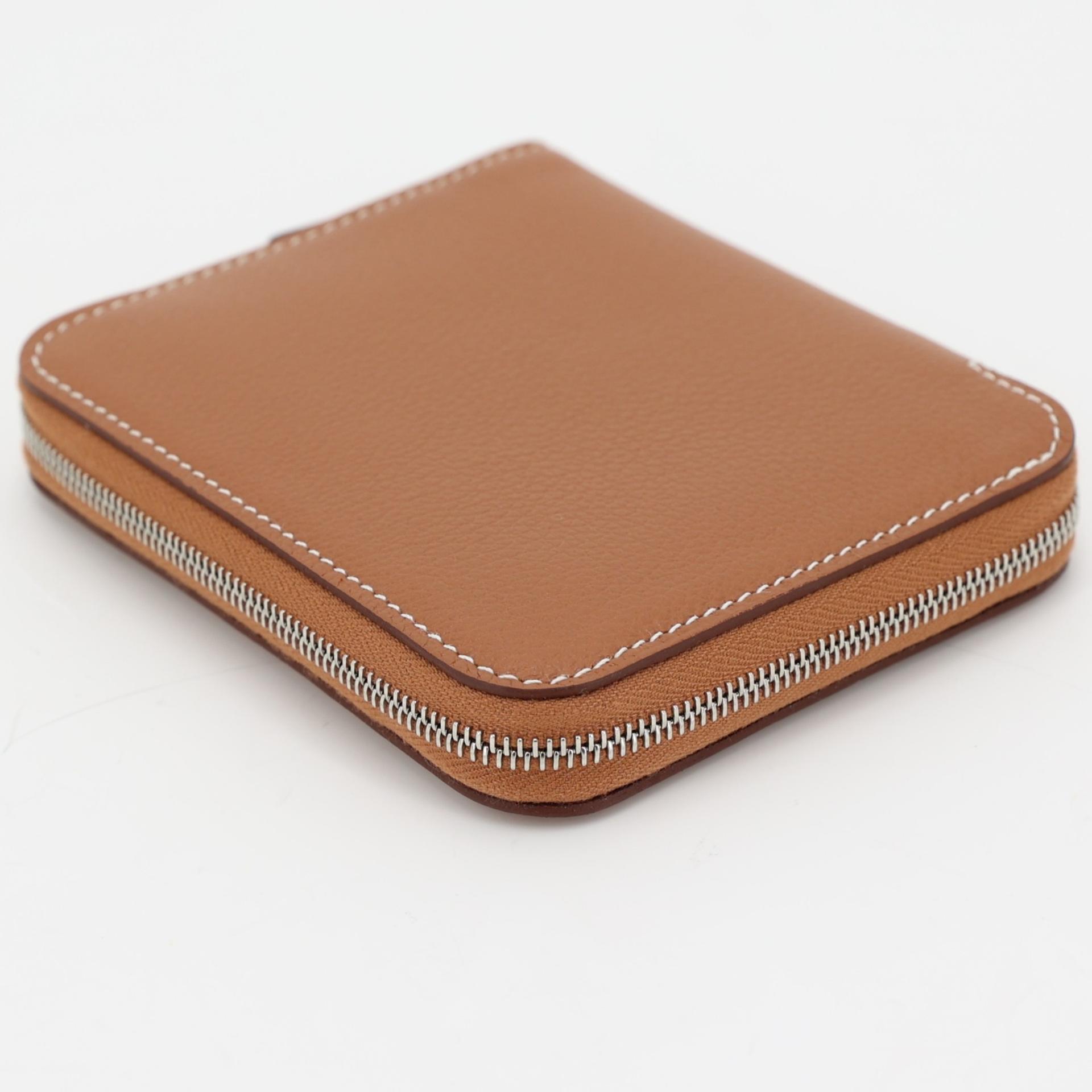 Brand New ( Rank N ) HERMÈS Silk’in Compact wallet Gold (37) Navy (7U) Blue Evercolor Palladium hardware B (2023) - 4