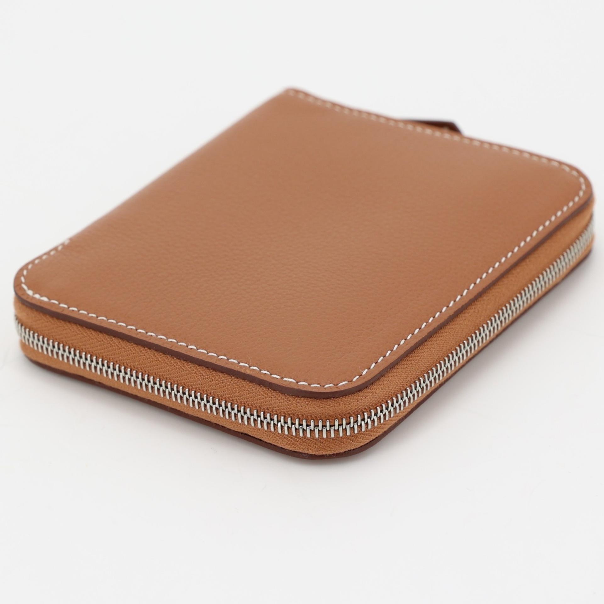 Brand New ( Rank N ) HERMÈS Silk’in Compact wallet Gold (37) Navy (7U) Blue Evercolor Palladium hardware B (2023) - 5