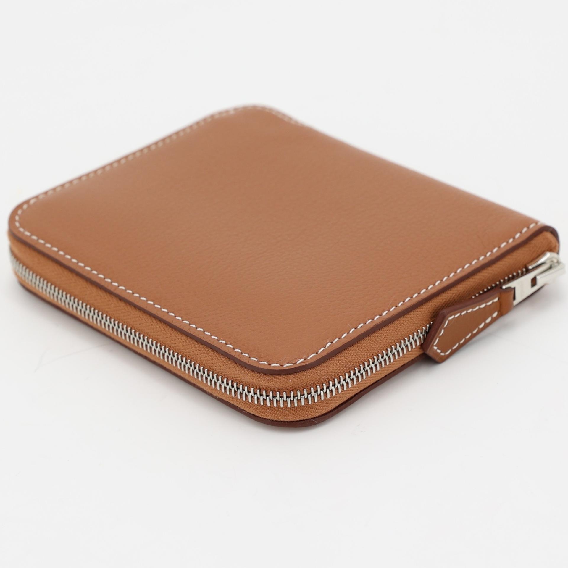Brand New ( Rank N ) HERMÈS Silk’in Compact wallet Gold (37) Navy (7U) Blue Evercolor Palladium hardware B (2023) - 6
