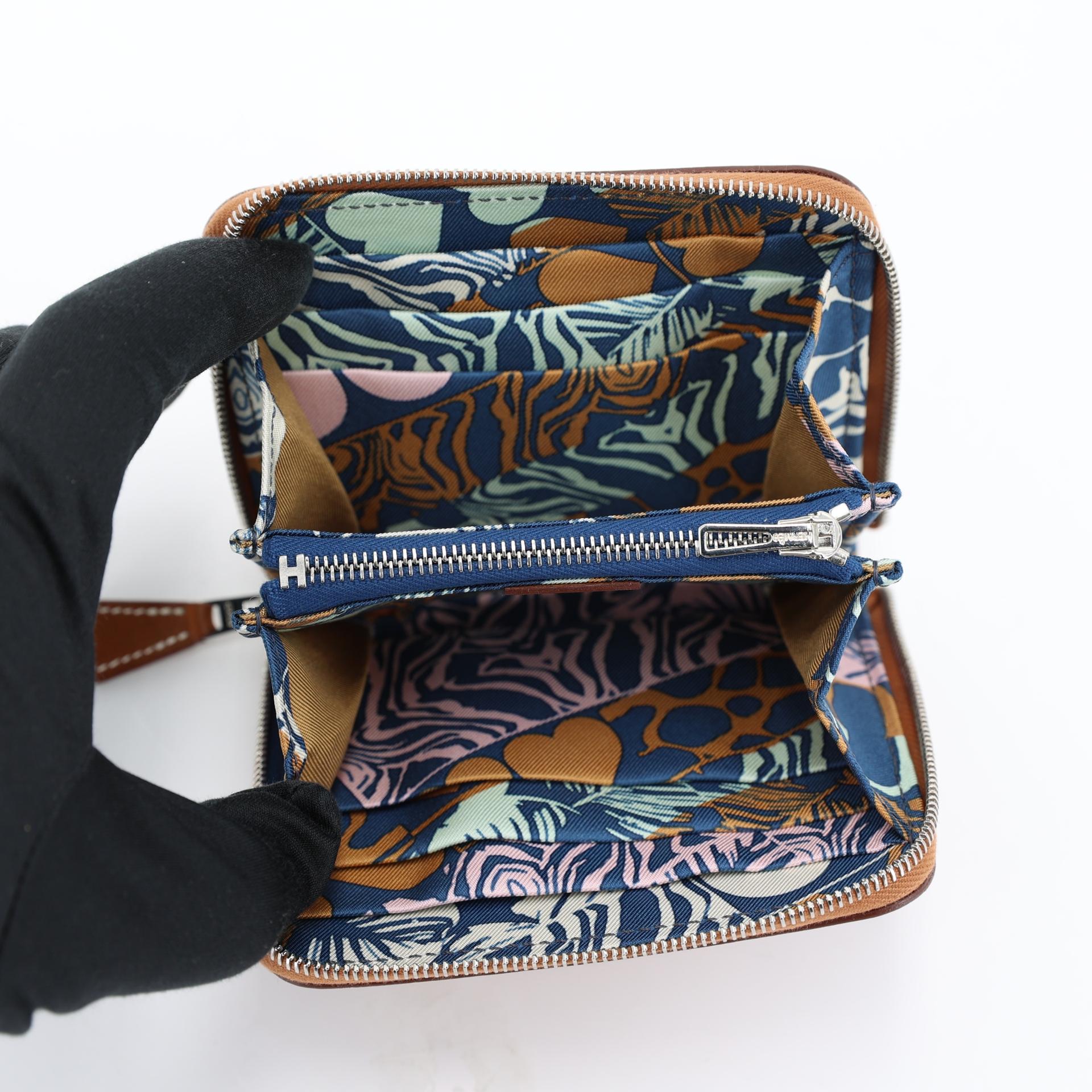 Brand New ( Rank N ) HERMÈS Silk’in Compact wallet Gold (37) Navy (7U) Blue Evercolor Palladium hardware B (2023) - 8