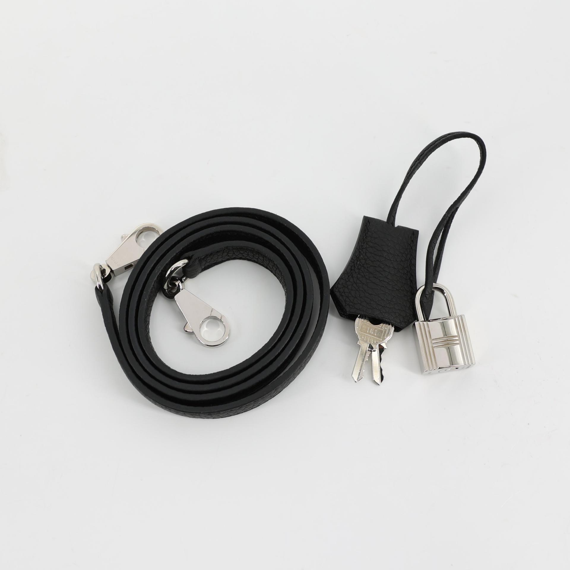 Very Good ( Rank A) HERMÈS Kelly 25 Black (89) Togo Palladium hardware C (2018) - 15