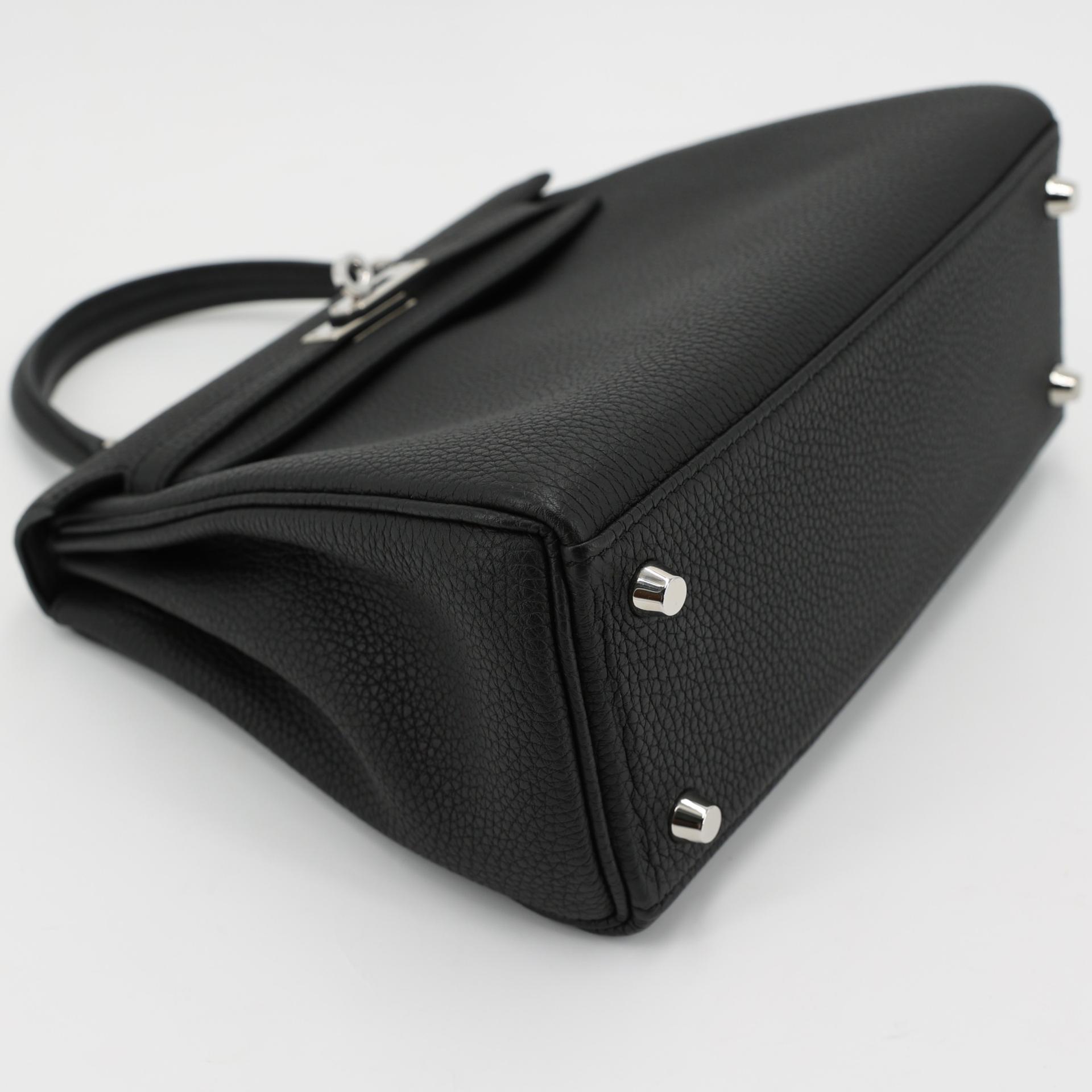 Very Good ( Rank A) HERMÈS Kelly 25 Black (89) Togo Palladium hardware C (2018) - 4