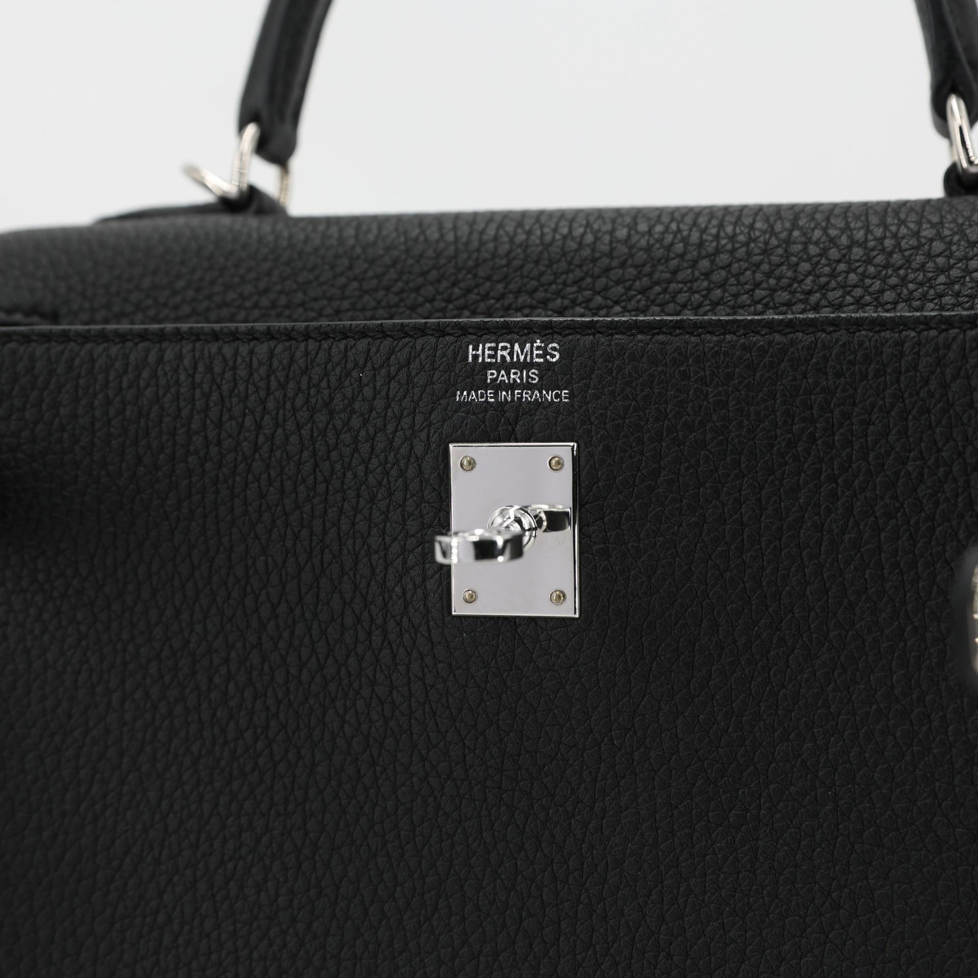 Very Good ( Rank A) HERMÈS Kelly 25 Black (89) Togo Palladium hardware C (2018) - 9