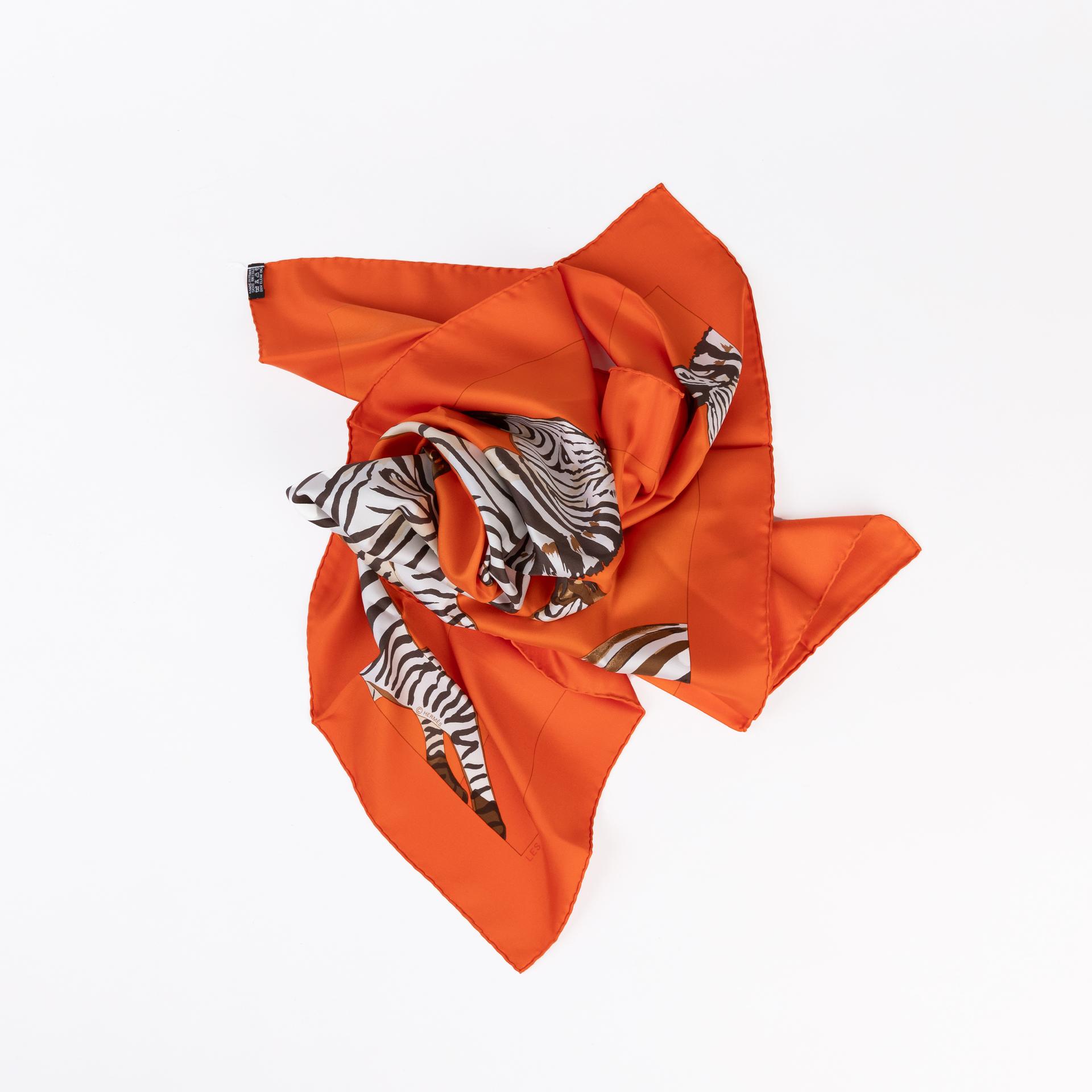 Unused ( Rank NS ) HERMÈS Carre 90 scarf Orange Silk - 2