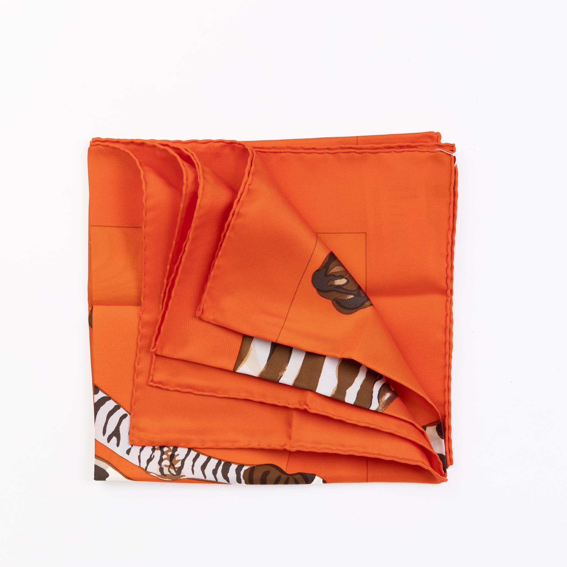 Unused ( Rank NS ) HERMÈS Carre 90 scarf Orange Silk - 3