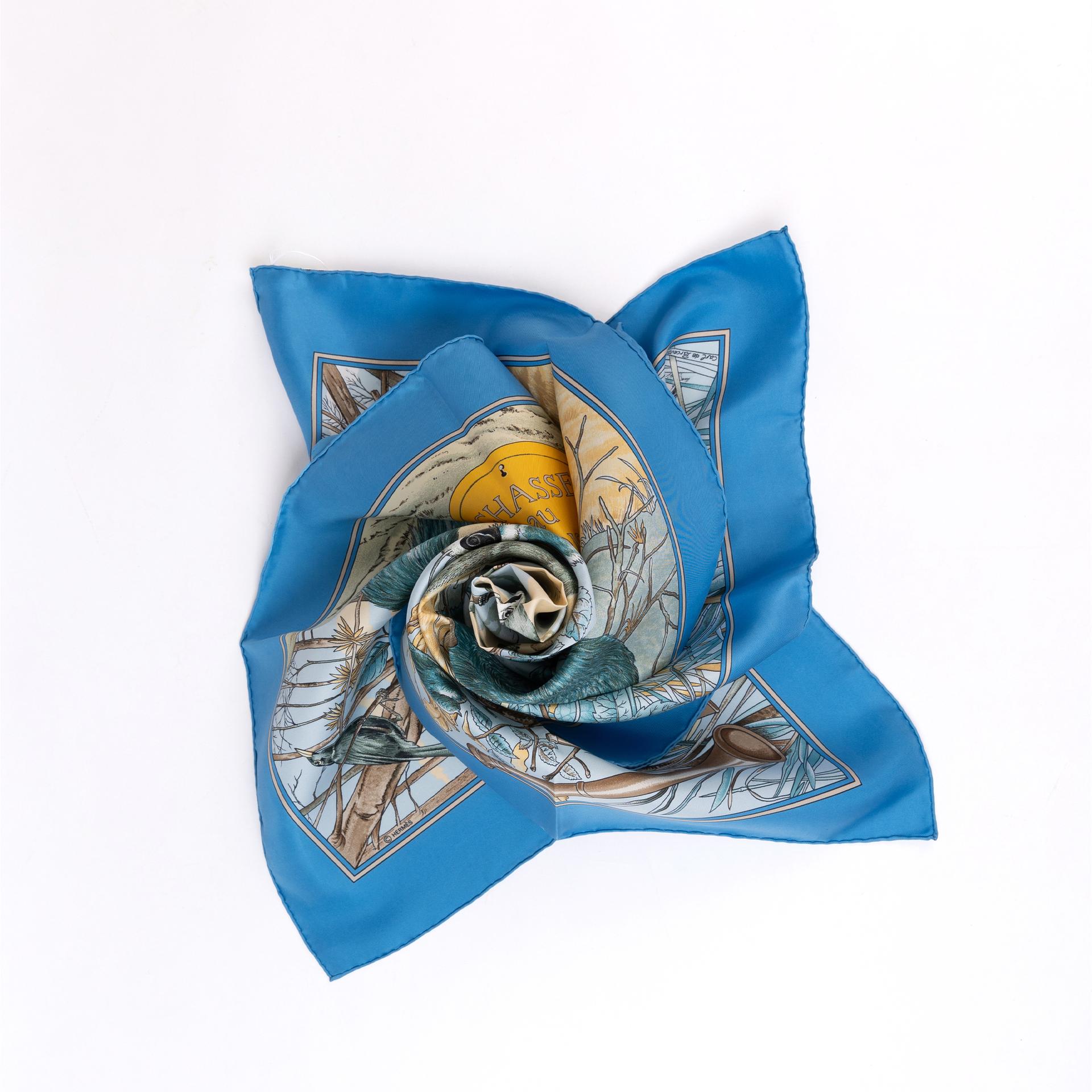 Unused ( Rank NS ) HERMÈS Carre 90 scarf Blue Silk - 2