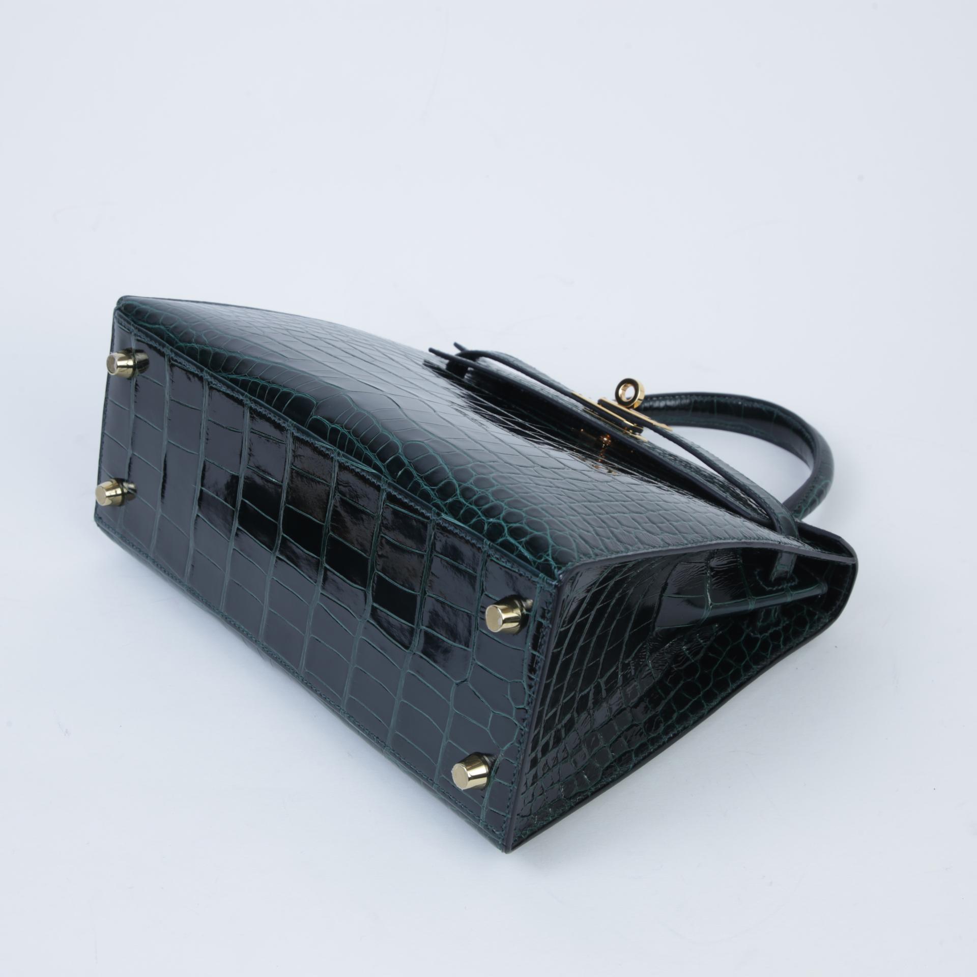 Very Good ( Rank A) HERMÈS Kelly 25 Sellier Vert Cypress (6O) Shiny Alligator Gold hardware U (2022) - 5