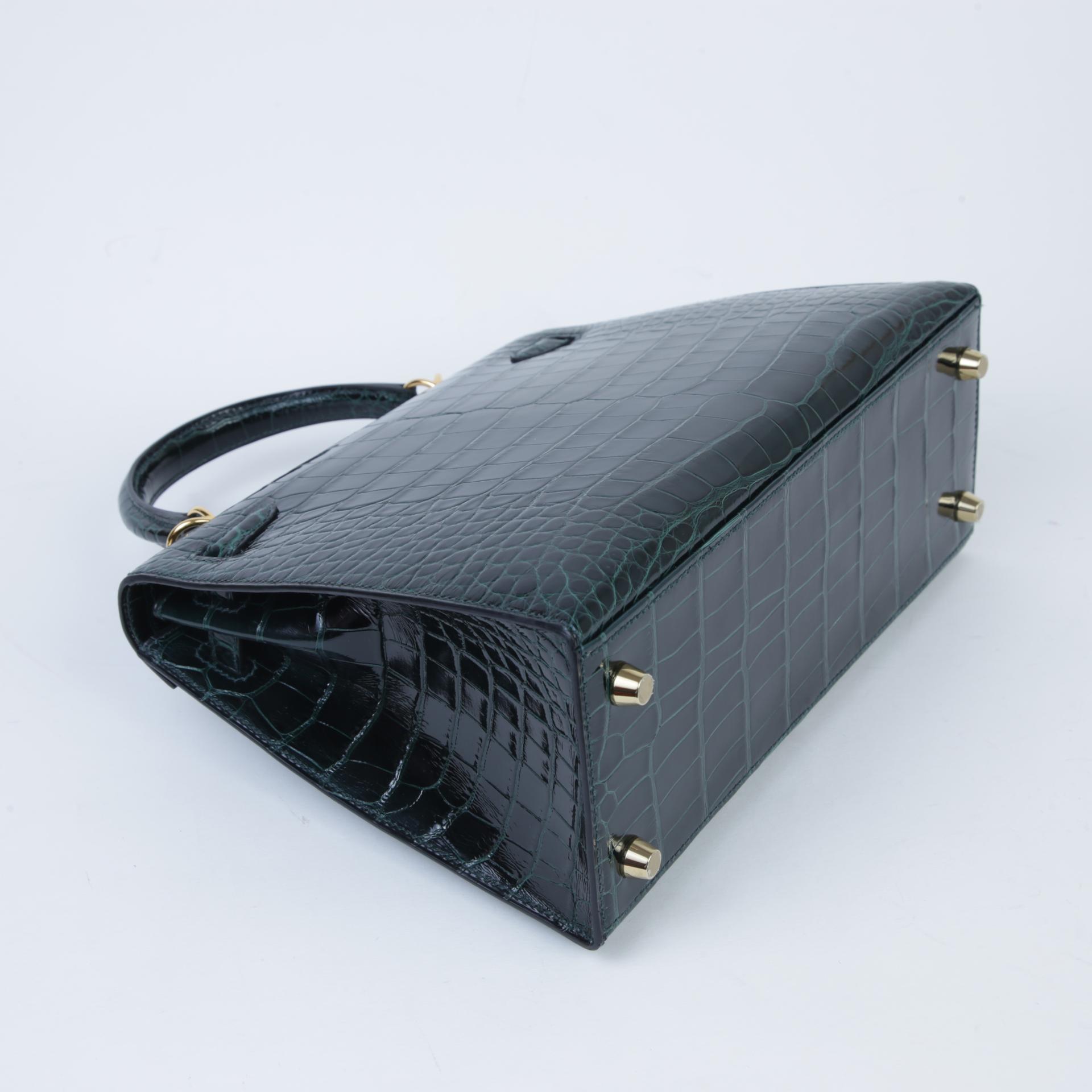 Very Good ( Rank A) HERMÈS Kelly 25 Sellier Vert Cypress (6O) Shiny Alligator Gold hardware U (2022) - 6