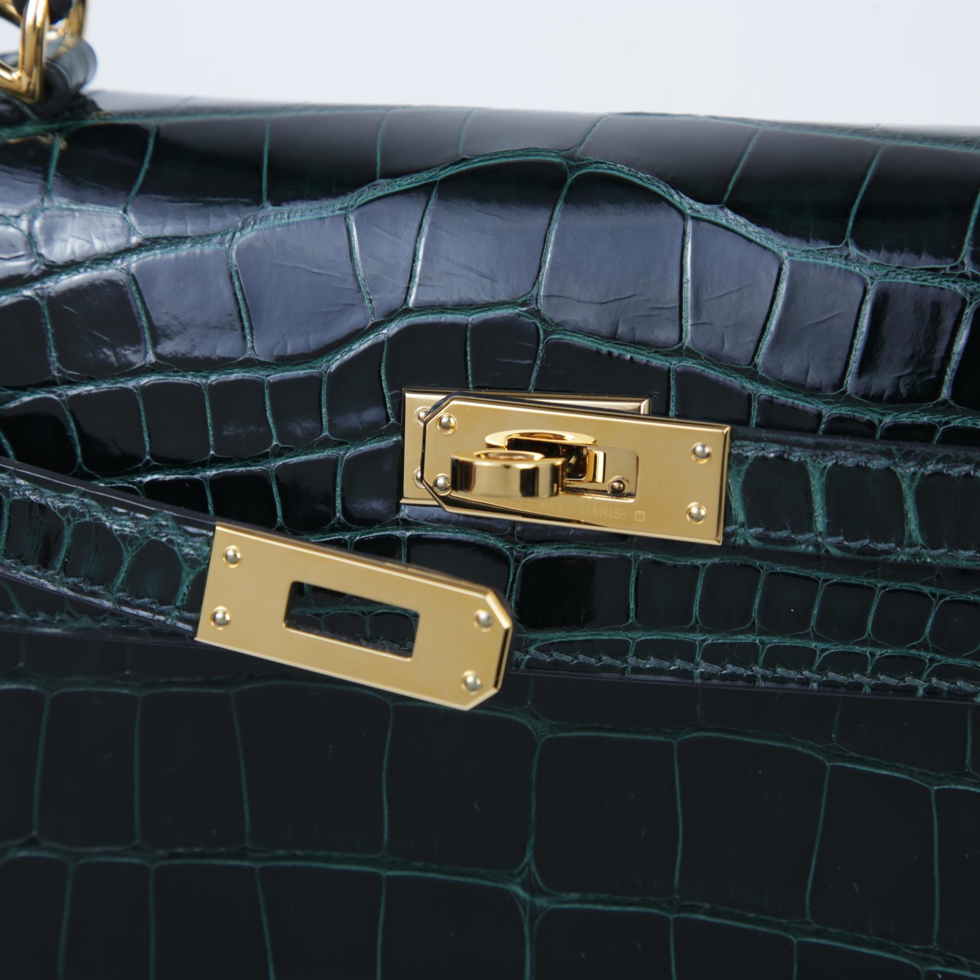 Very Good ( Rank A) HERMÈS Kelly 25 Sellier Vert Cypress (6O) Shiny Alligator Gold hardware U (2022) - 8