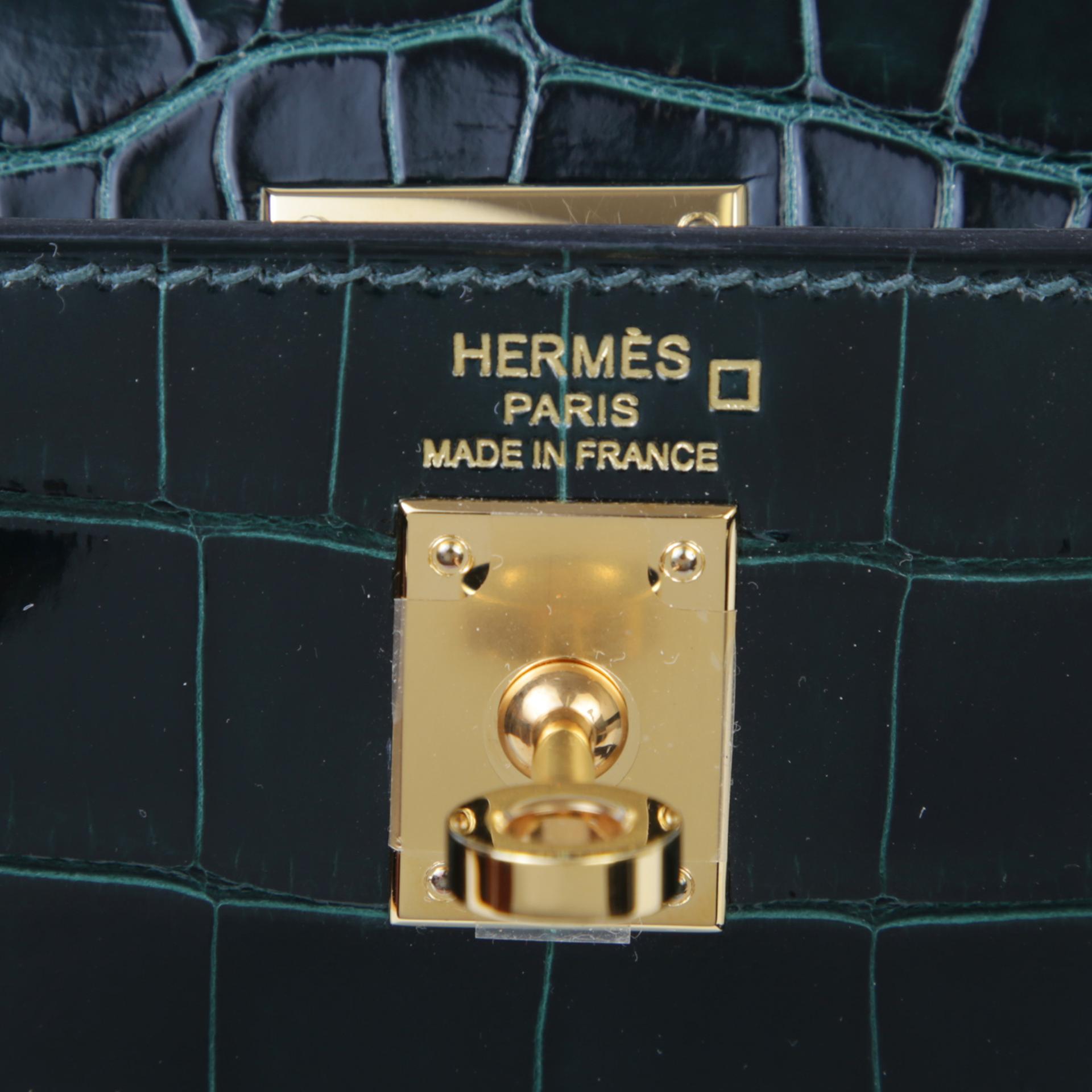Very Good ( Rank A) HERMÈS Kelly 25 Sellier Vert Cypress (6O) Shiny Alligator Gold hardware U (2022) - 9