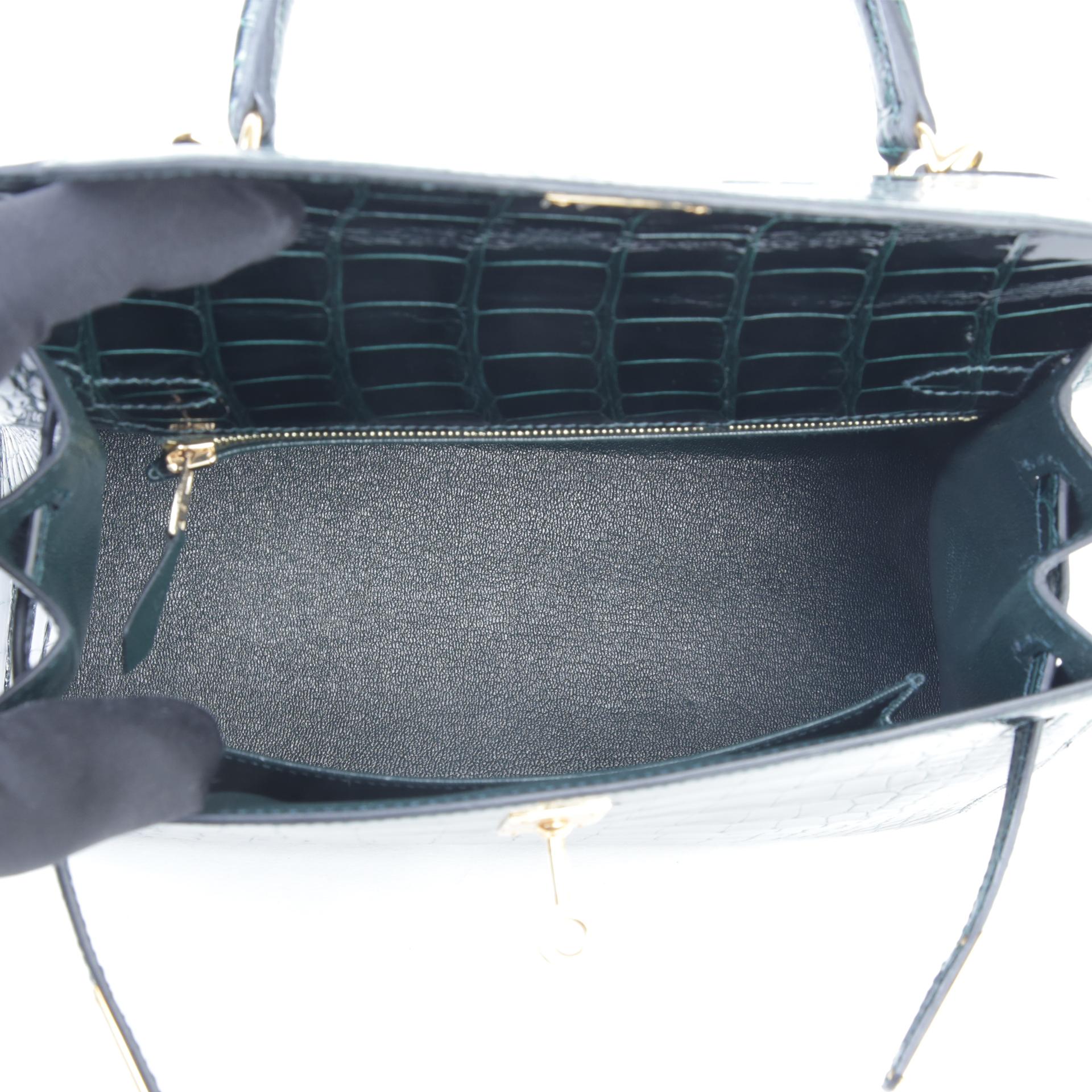 Very Good ( Rank A) HERMÈS Kelly 25 Sellier Vert Cypress (6O) Shiny Alligator Gold hardware U (2022) - 10