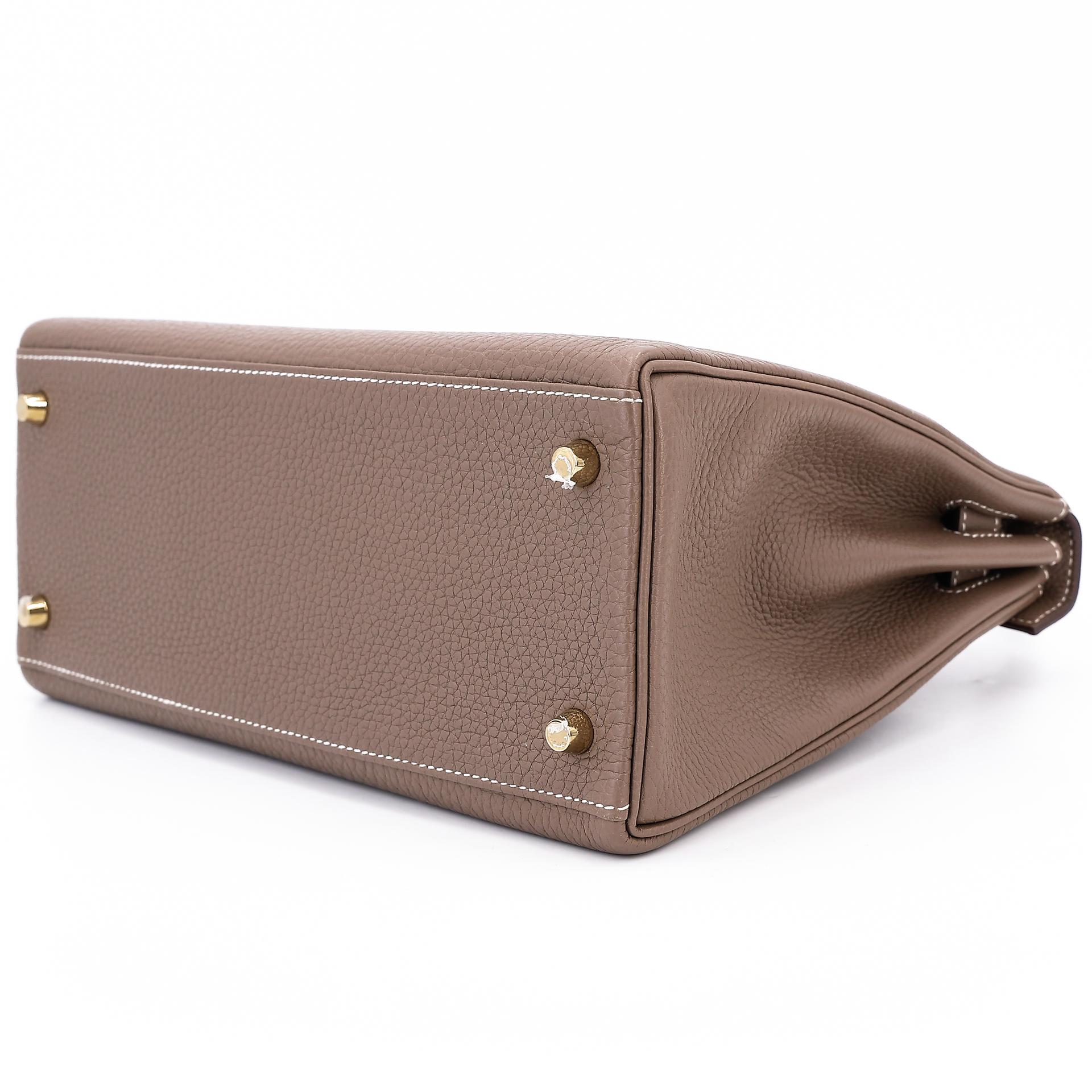 Very Good ( Rank A) HERMÈS Kelly 28 Etoupe (18) Togo Gold hardware Y (2020) - 6