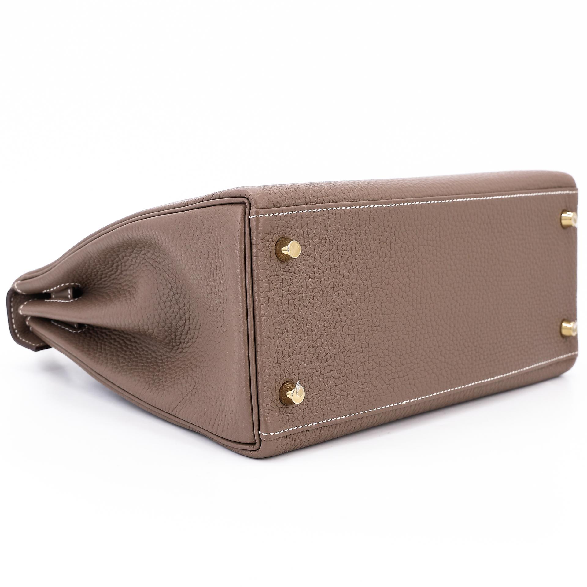 Very Good ( Rank A) HERMÈS Kelly 28 Etoupe (18) Togo Gold hardware Y (2020) - 7