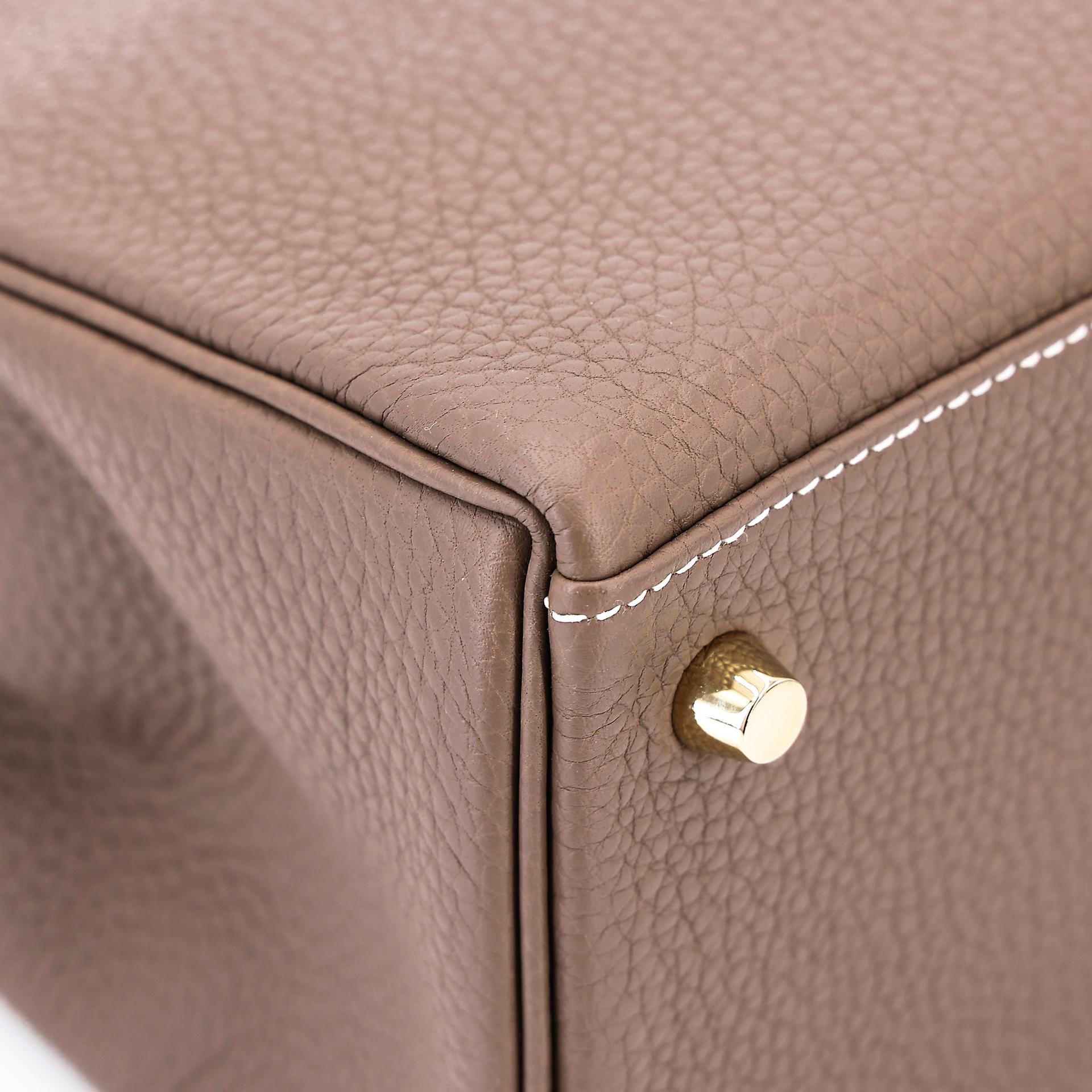 Very Good ( Rank A) HERMÈS Kelly 28 Etoupe (18) Togo Gold hardware Y (2020) - 11