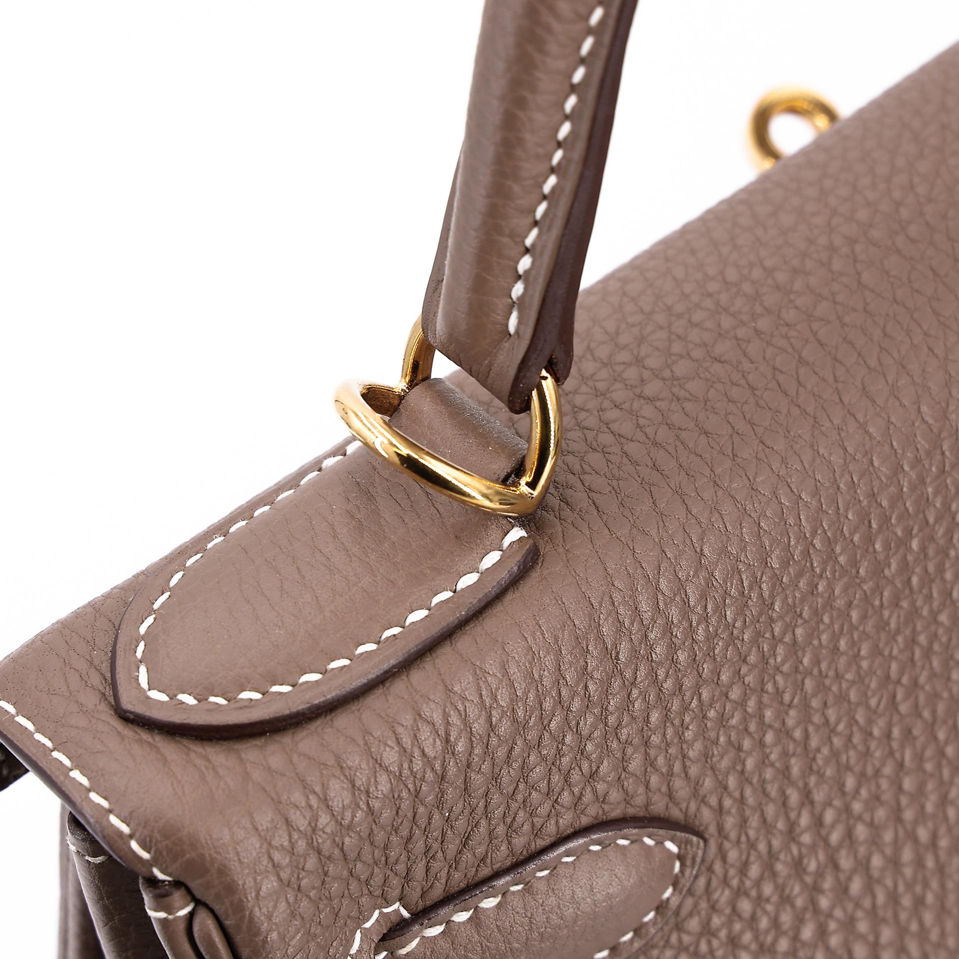 Very Good ( Rank A) HERMÈS Kelly 28 Etoupe (18) Togo Gold hardware Y (2020) - 12