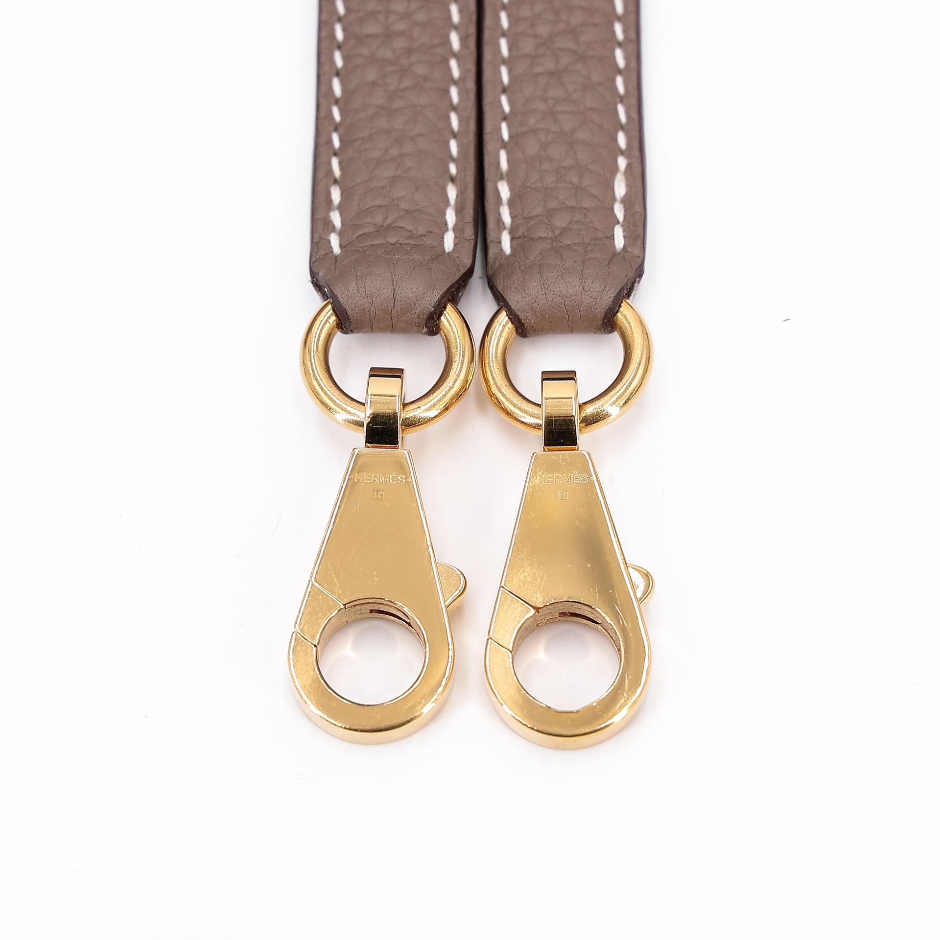 Very Good ( Rank A) HERMÈS Kelly 28 Etoupe (18) Togo Gold hardware Y (2020) - 28