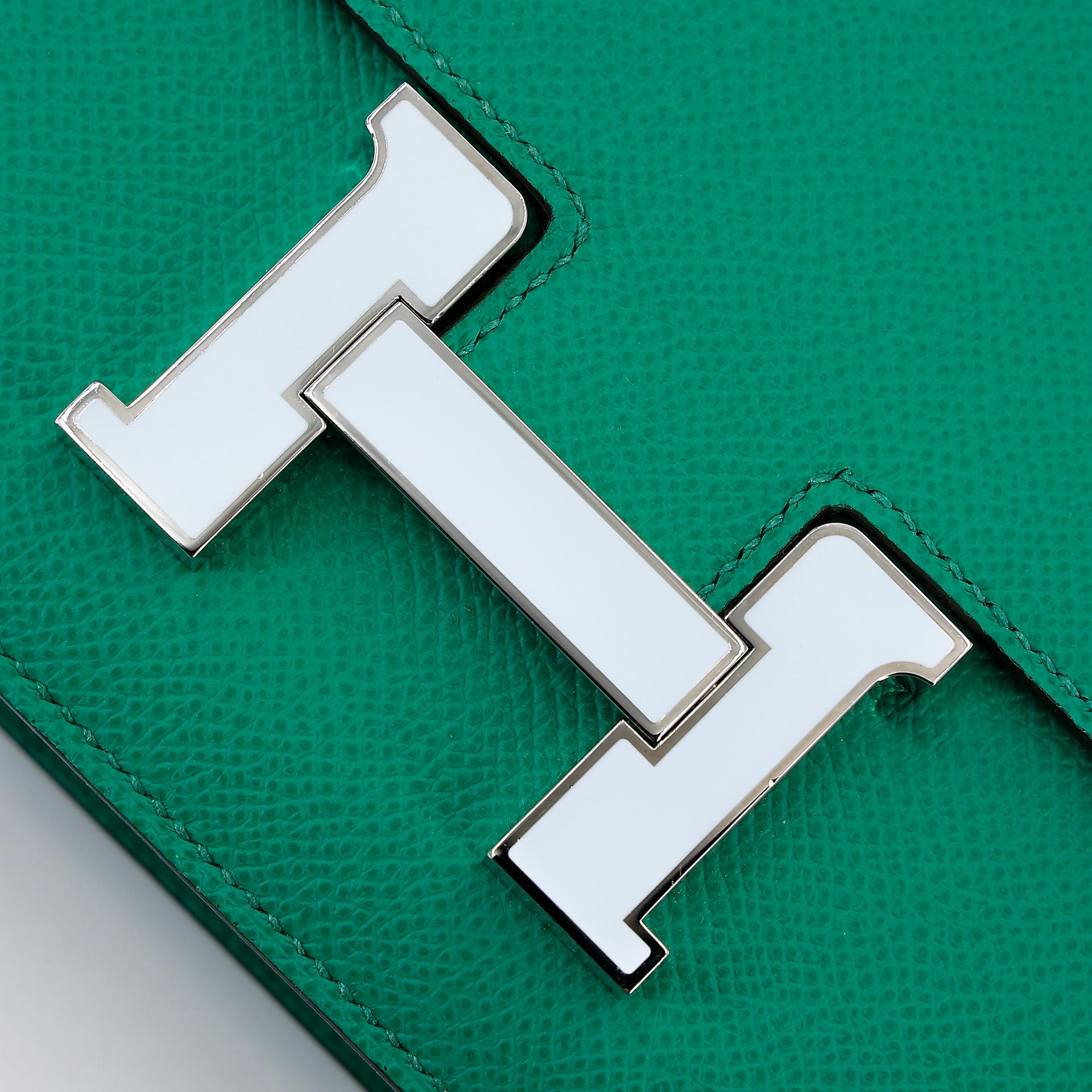 Very Good ( Rank A) HERMÈS Constance Mini Vert Vertigo (U4) Epsom Enamel hardware Z (2021) - 8