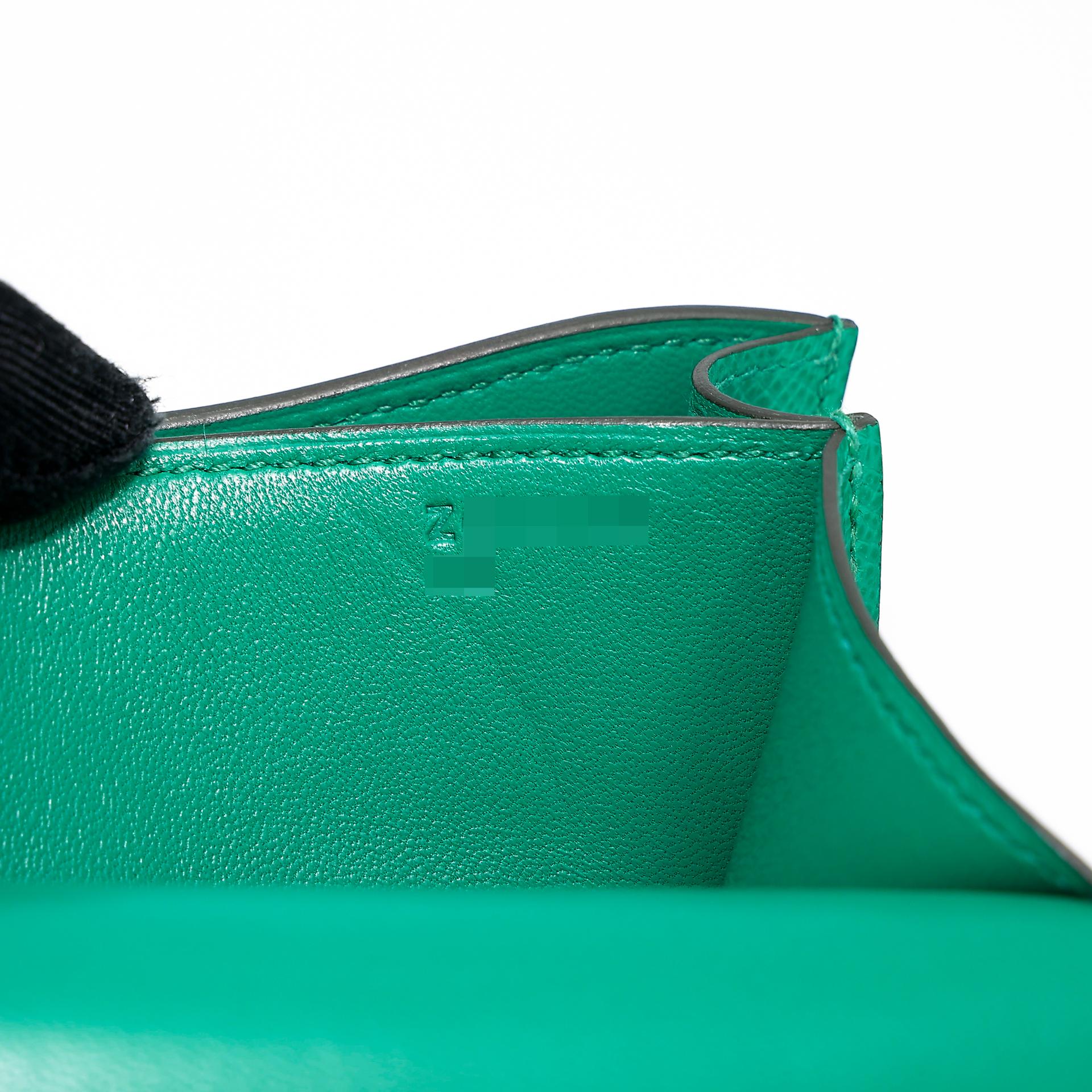 Very Good ( Rank A) HERMÈS Constance Mini Vert Vertigo (U4) Epsom Enamel hardware Z (2021) - 15