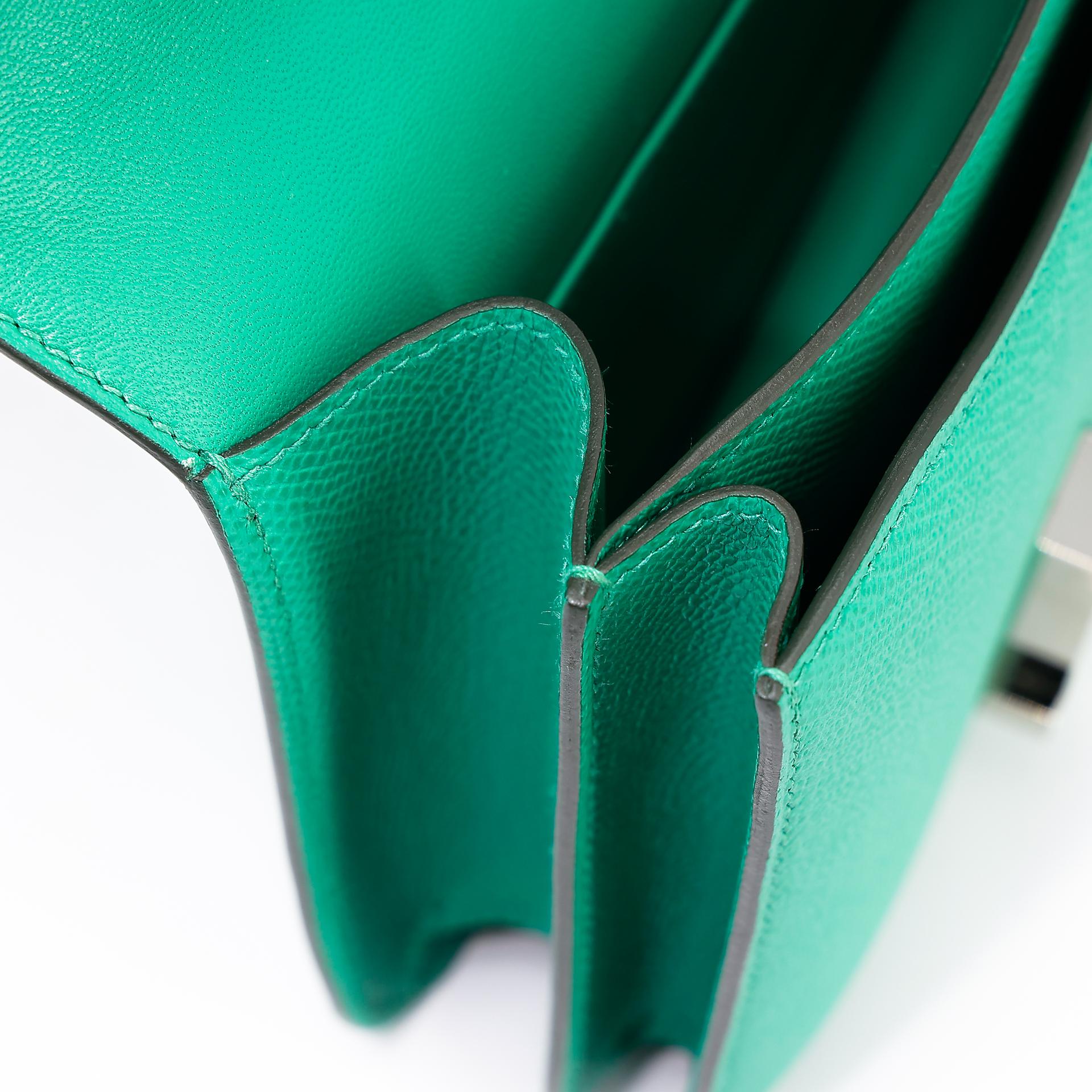 Very Good ( Rank A) HERMÈS Constance Mini Vert Vertigo (U4) Epsom Enamel hardware Z (2021) - 17