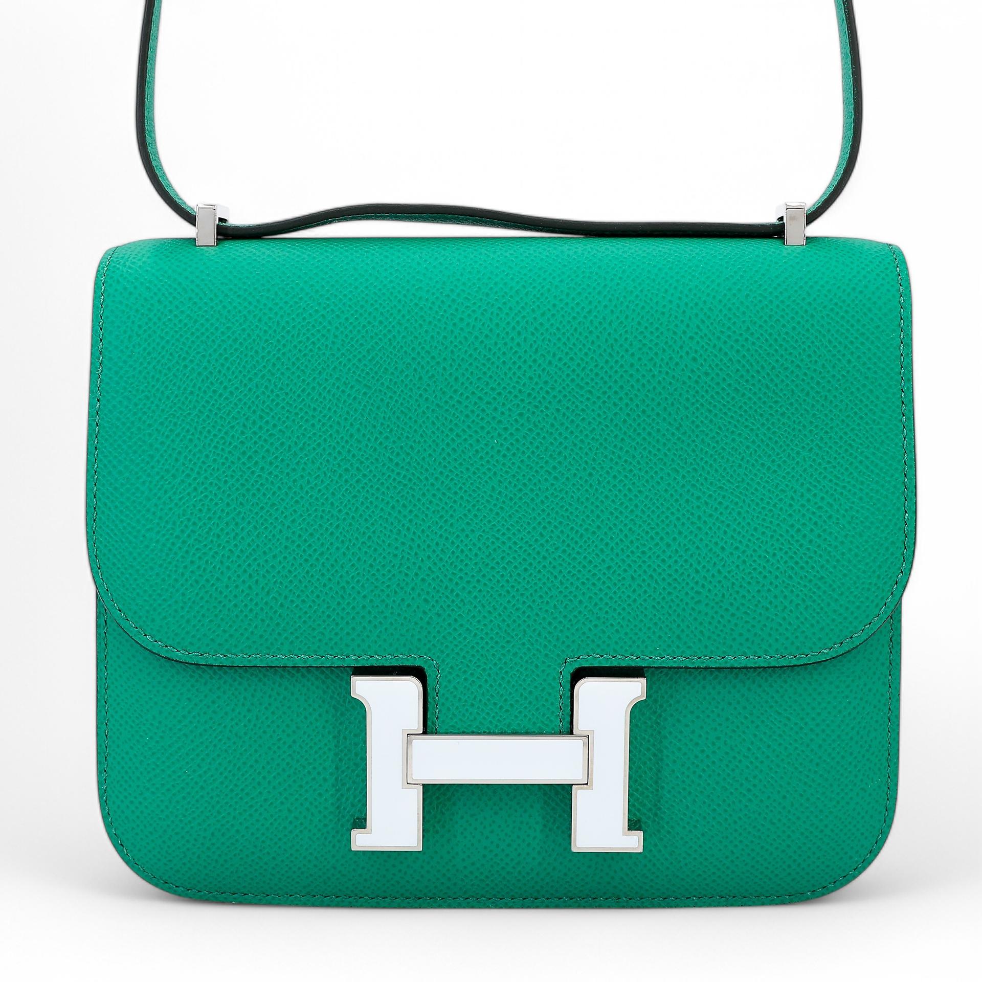 Very Good ( Rank A) HERMÈS Constance Mini Vert Vertigo (U4) Epsom Enamel hardware Z (2021) - 1