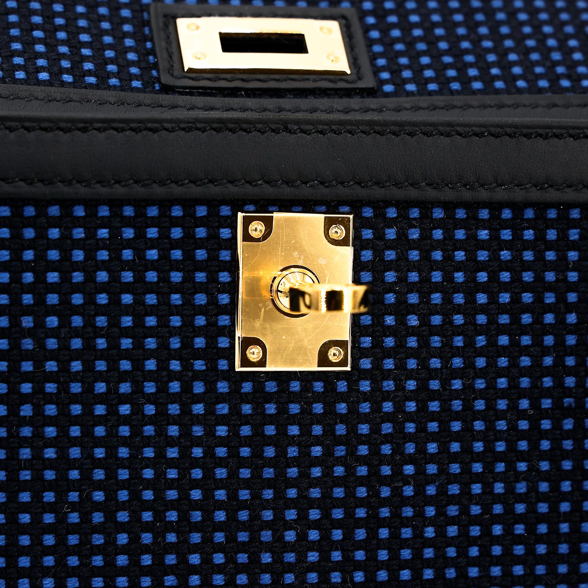 Excellent ( Rank SA ) HERMÈS Limited Edition Kelly 25 Quadrille Sellier Navy (7U) Black (89) Swift Toile Quadrille canvas Gold hardware W (2024) - 15