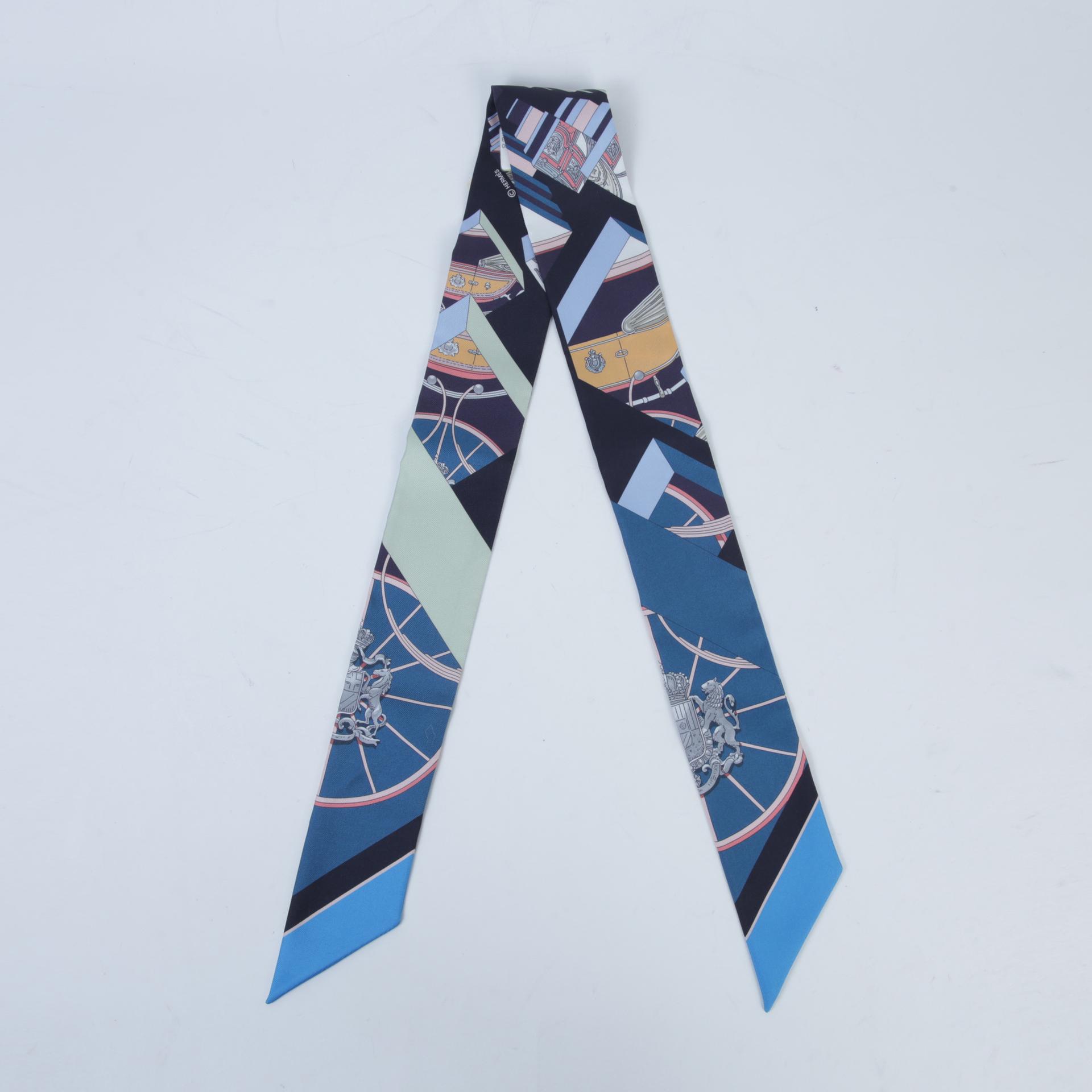 Unused ( Rank NS ) HERMÈS Twilly SPRINGS SPRINGS BAGUE Black Blue Epsom Silk - 2