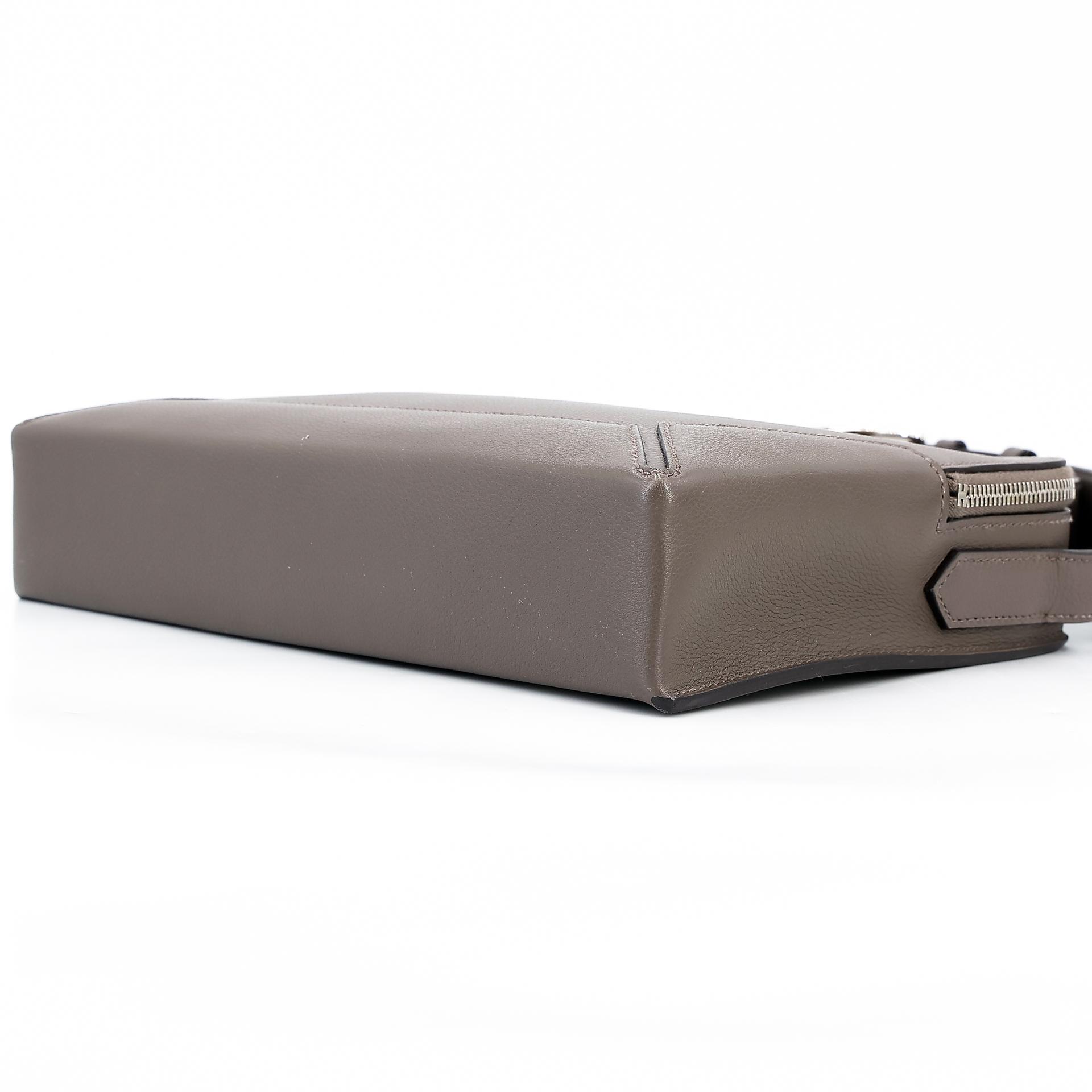 Very Good ( Rank A) HERMÈS Flash Messenger 28 Etain (8F) Evercolor Palladium hardware Z (2021) - 8