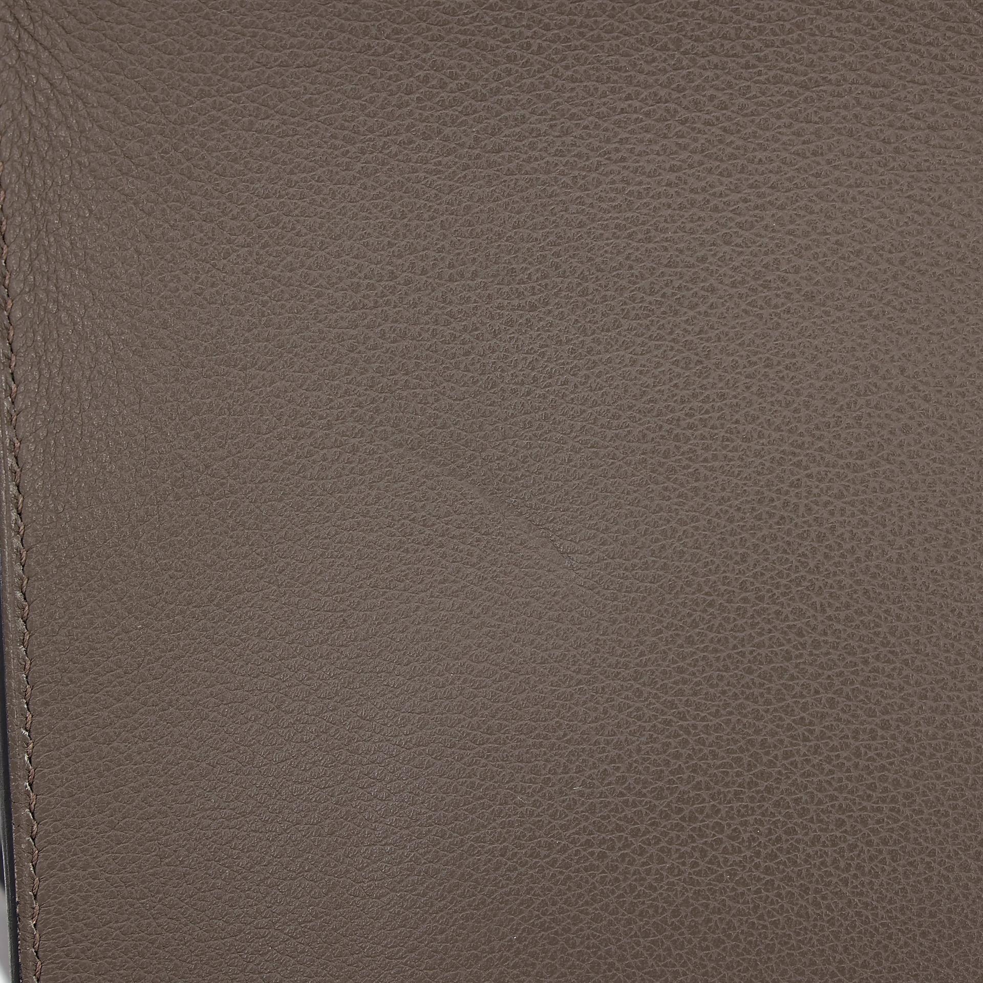 Very Good ( Rank A) HERMÈS Flash Messenger 28 Etain (8F) Evercolor Palladium hardware Z (2021) - 16