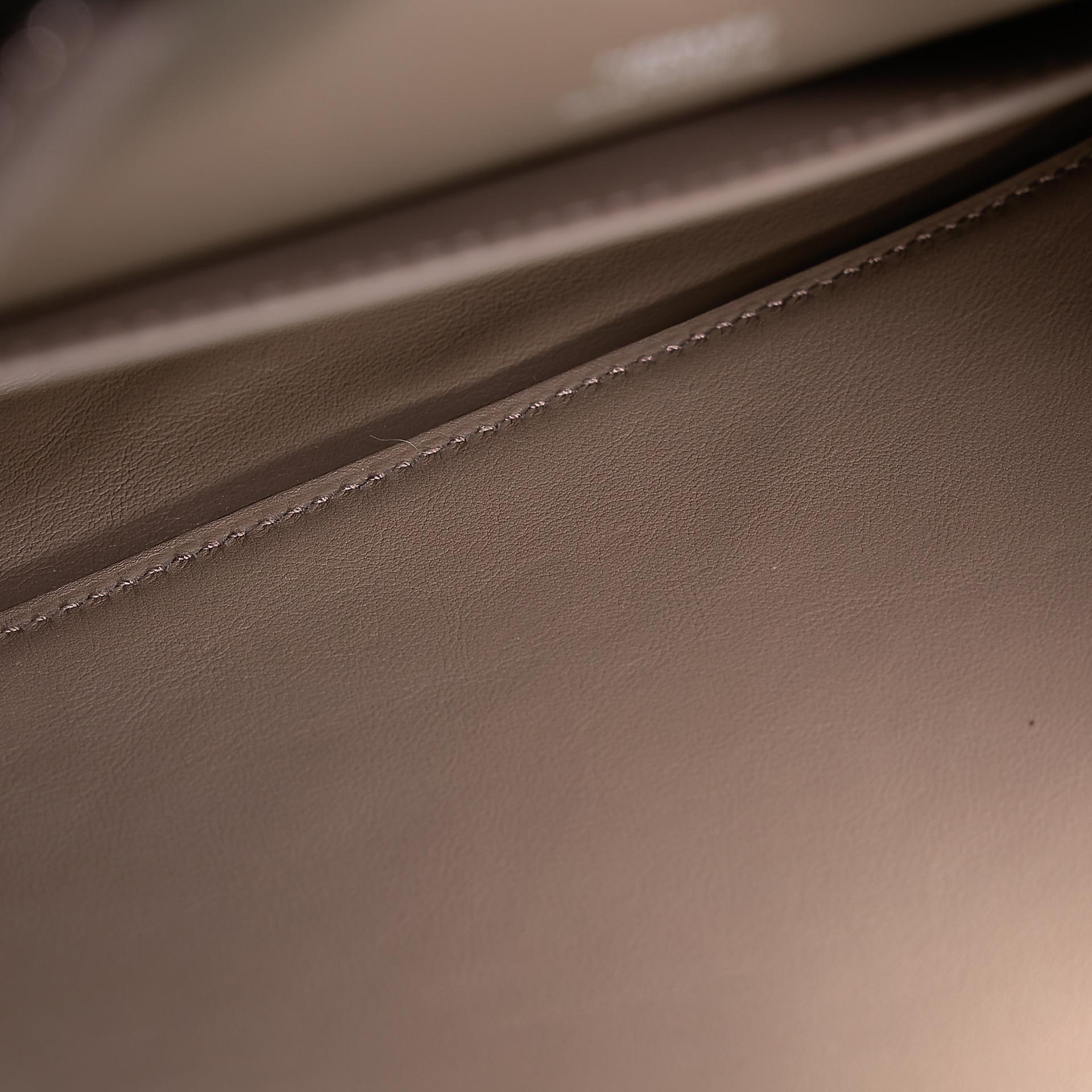 Very Good ( Rank A) HERMÈS Flash Messenger 28 Etain (8F) Evercolor Palladium hardware Z (2021) - 22