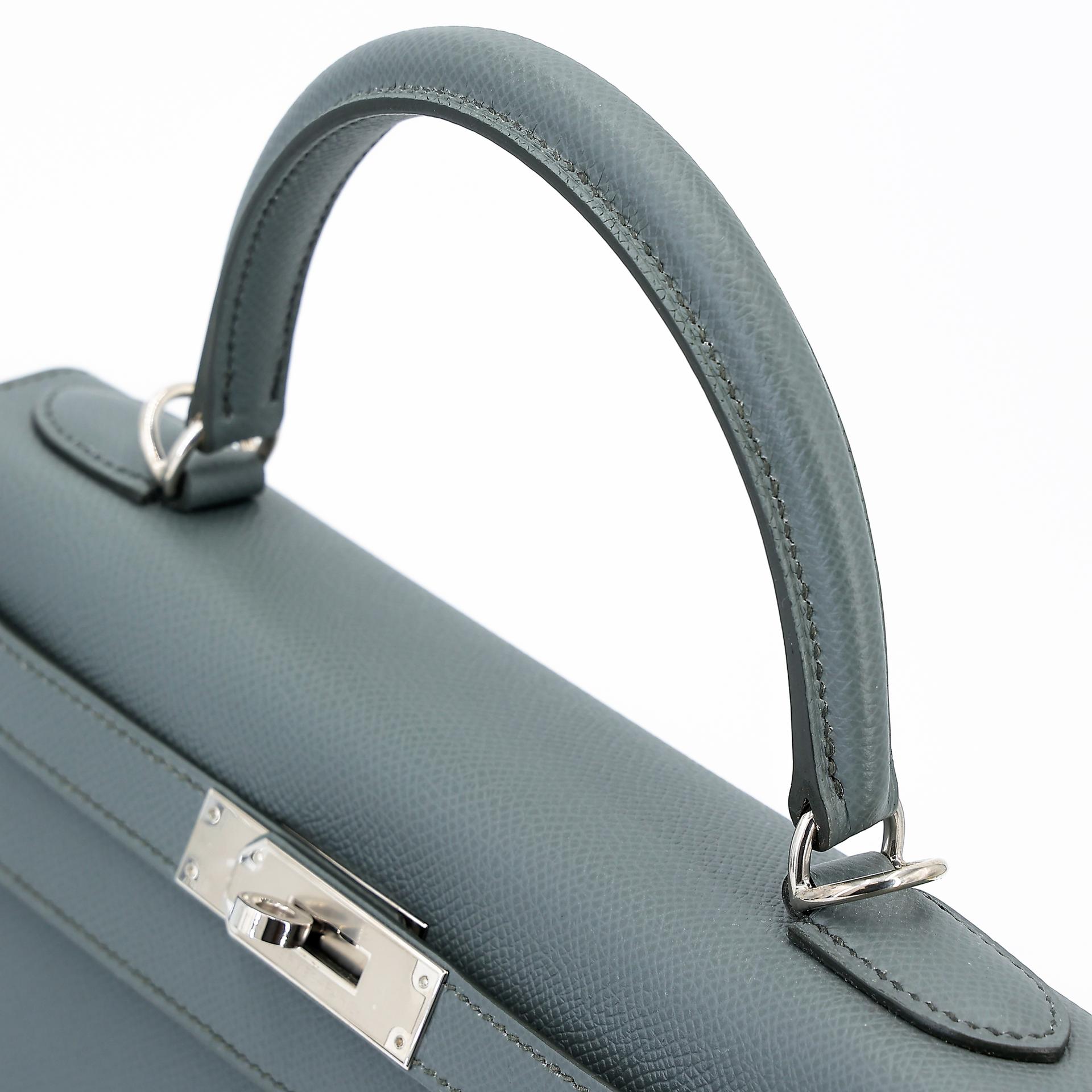 Excellent ( Rank SA ) HERMÈS Kelly 28 Sellier Vert Amande (63) Epsom Palladium hardware D (2019) - 3
