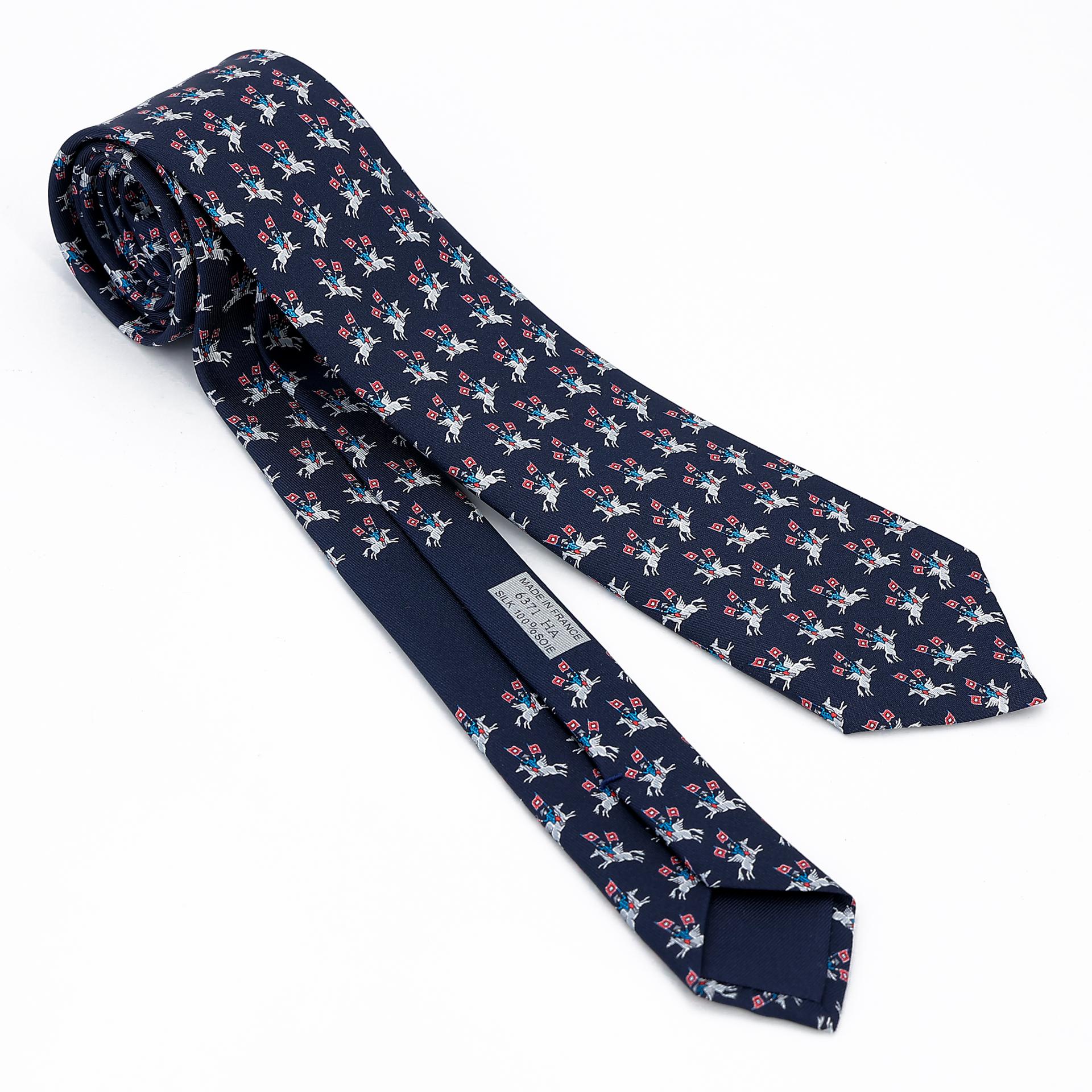 Brand New ( Rank N ) HERMÈS Sur les Toits d'Hermès tie White Red Blue Silk - 4