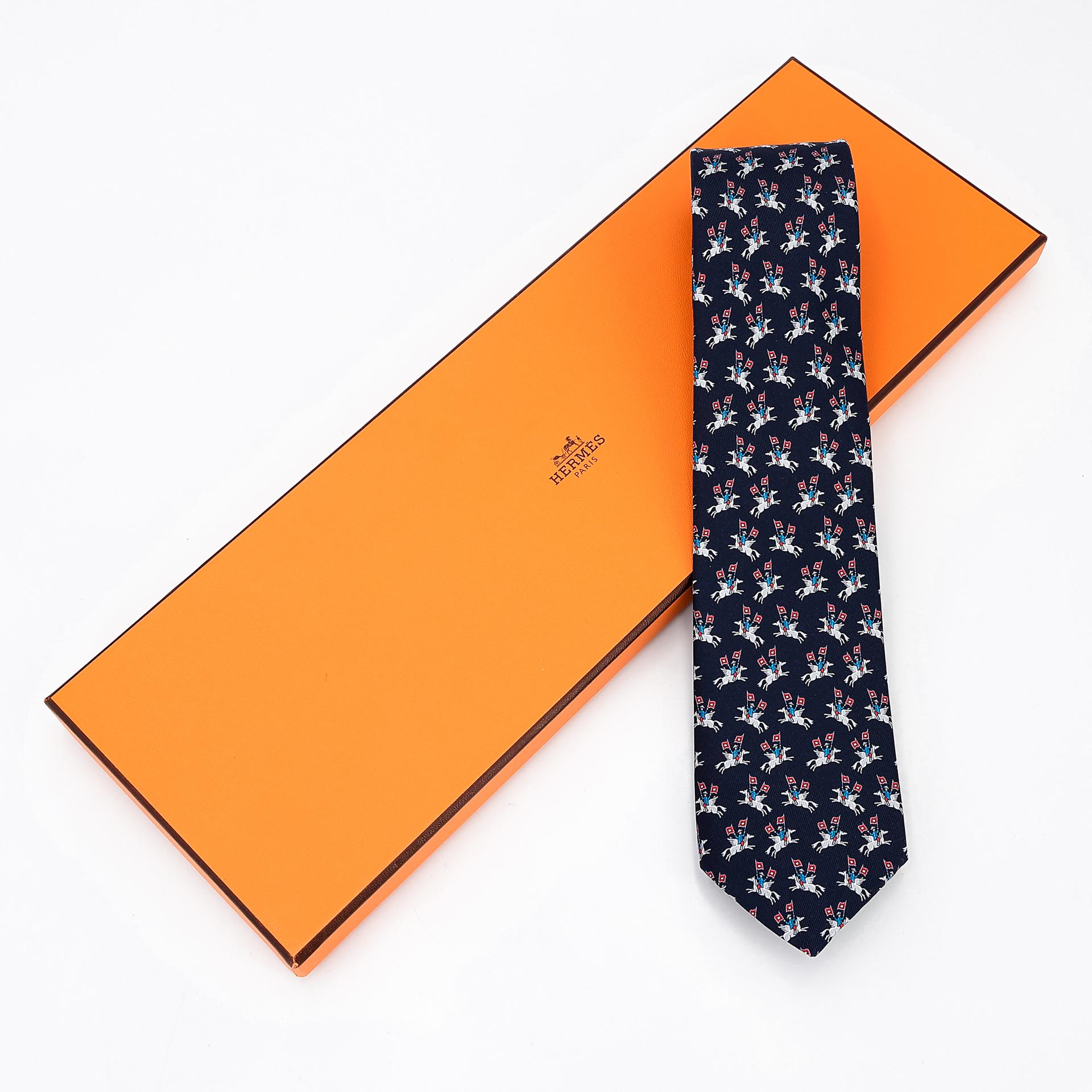 Brand New ( Rank N ) HERMÈS Sur les Toits d'Hermès tie White Red Blue Silk - 5