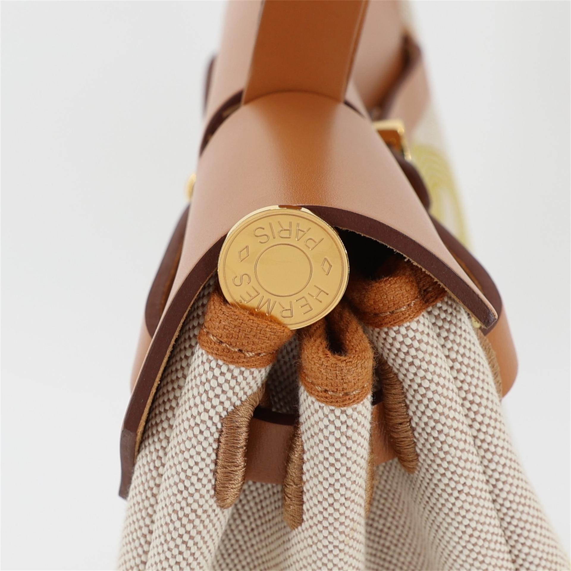 Excellent ( Rank SA ) HERMÈS Limited Edition Herbag Zip 31 PM  Fauve (34) Beige Canvas Gold hardware B (2023) - 10