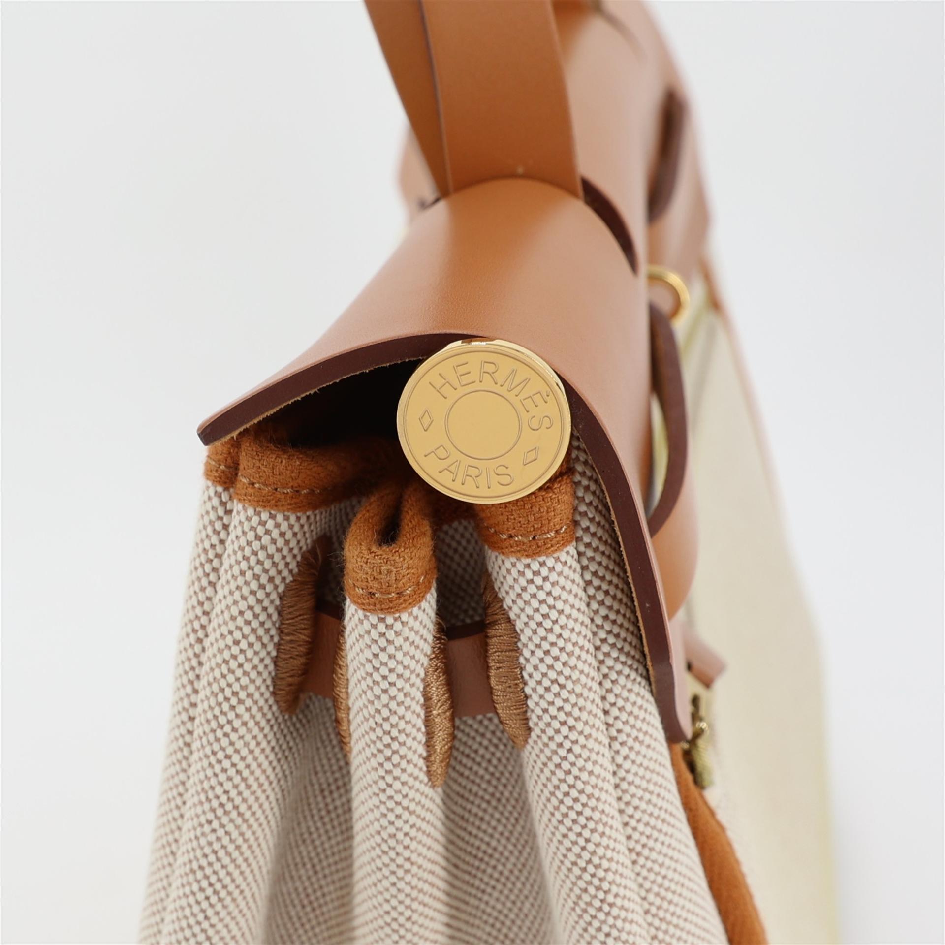 Excellent ( Rank SA ) HERMÈS Limited Edition Herbag Zip 31 PM  Fauve (34) Beige Canvas Gold hardware B (2023) - 11