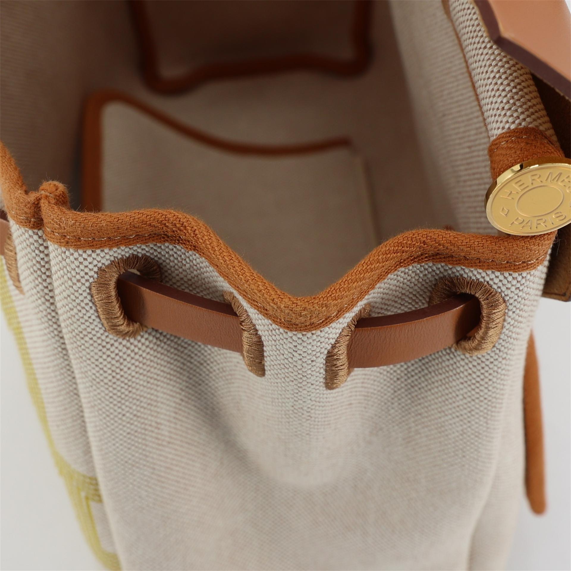 Excellent ( Rank SA ) HERMÈS Limited Edition Herbag Zip 31 PM  Fauve (34) Beige Canvas Gold hardware B (2023) - 20