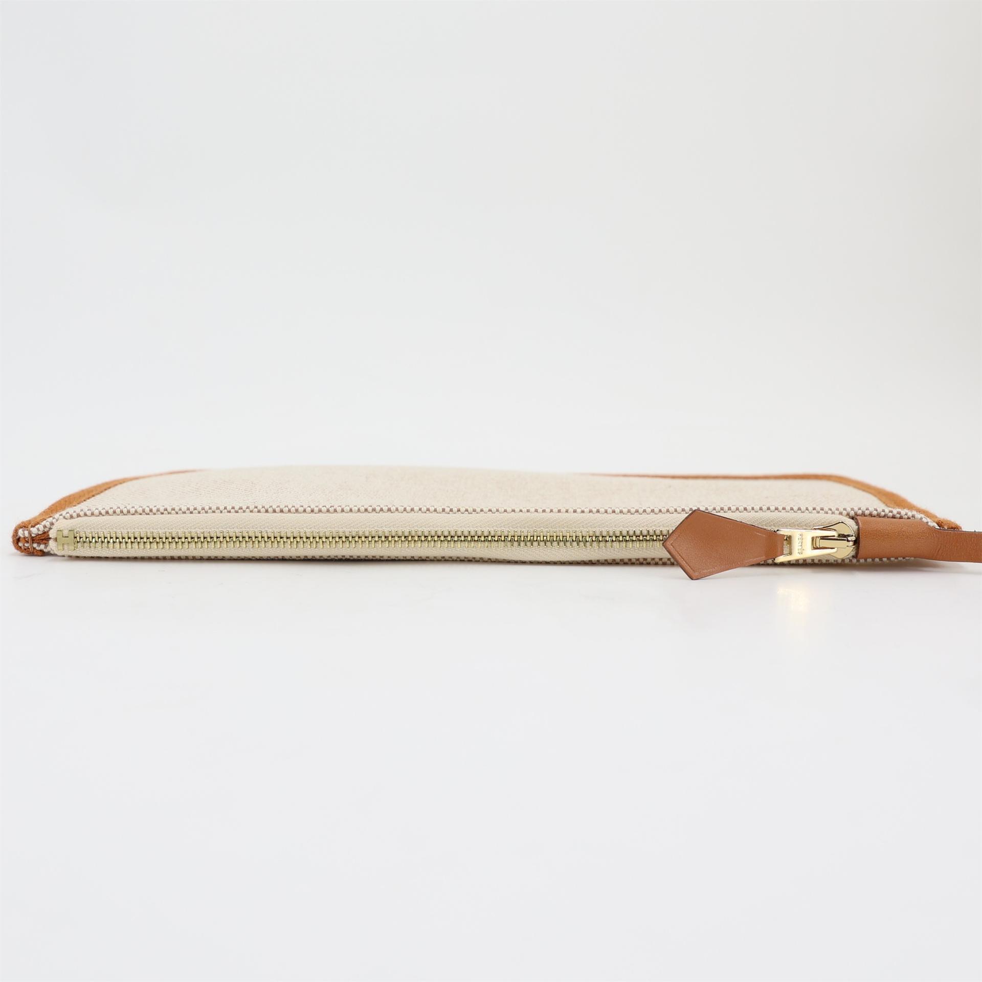 Excellent ( Rank SA ) HERMÈS Limited Edition Herbag Zip 31 PM  Fauve (34) Beige Canvas Gold hardware B (2023) - 23