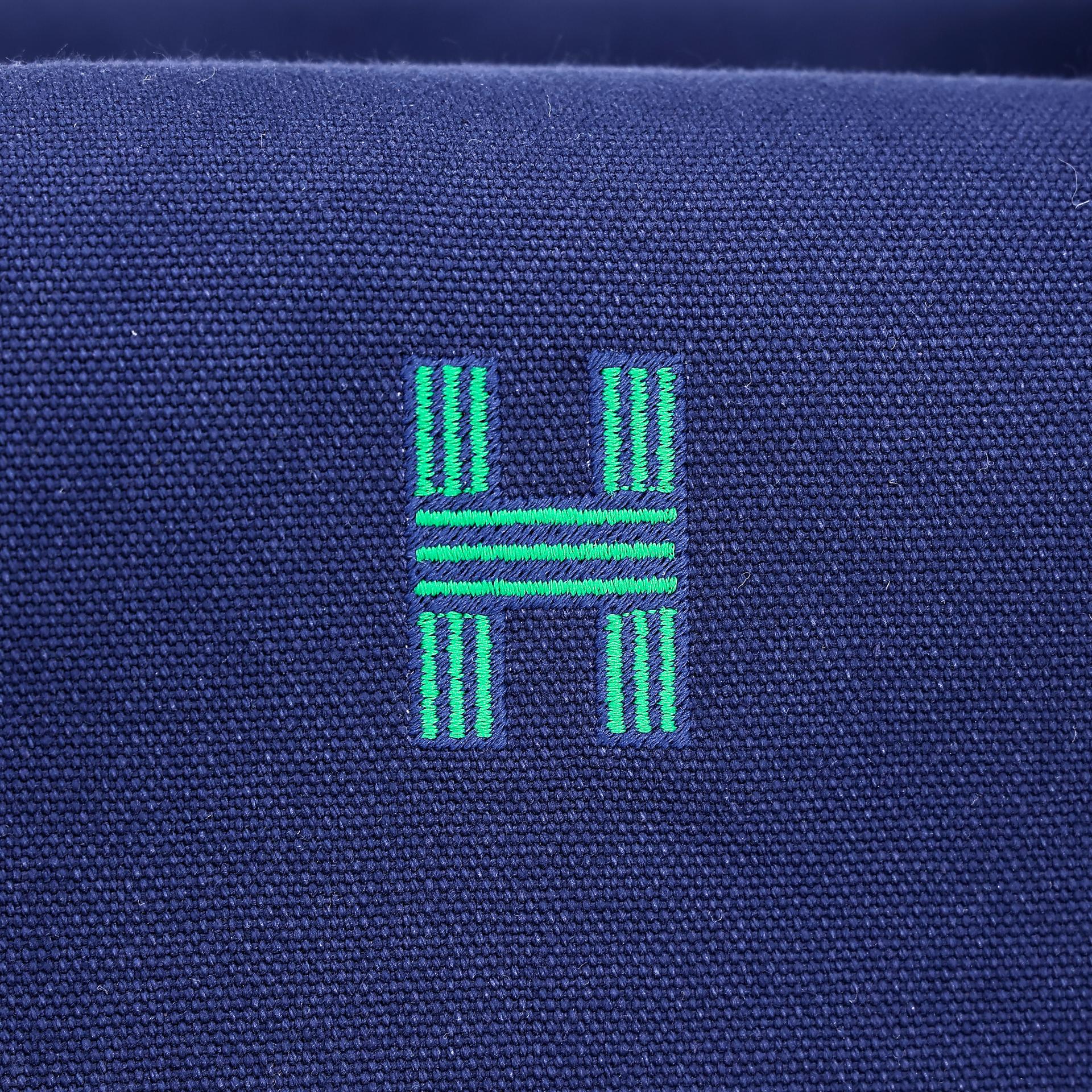 Very Good ( Rank A) HERMÈS Bride-a-Brac Case GM Blue Marine (78) Canvas Palladium hardware - 12