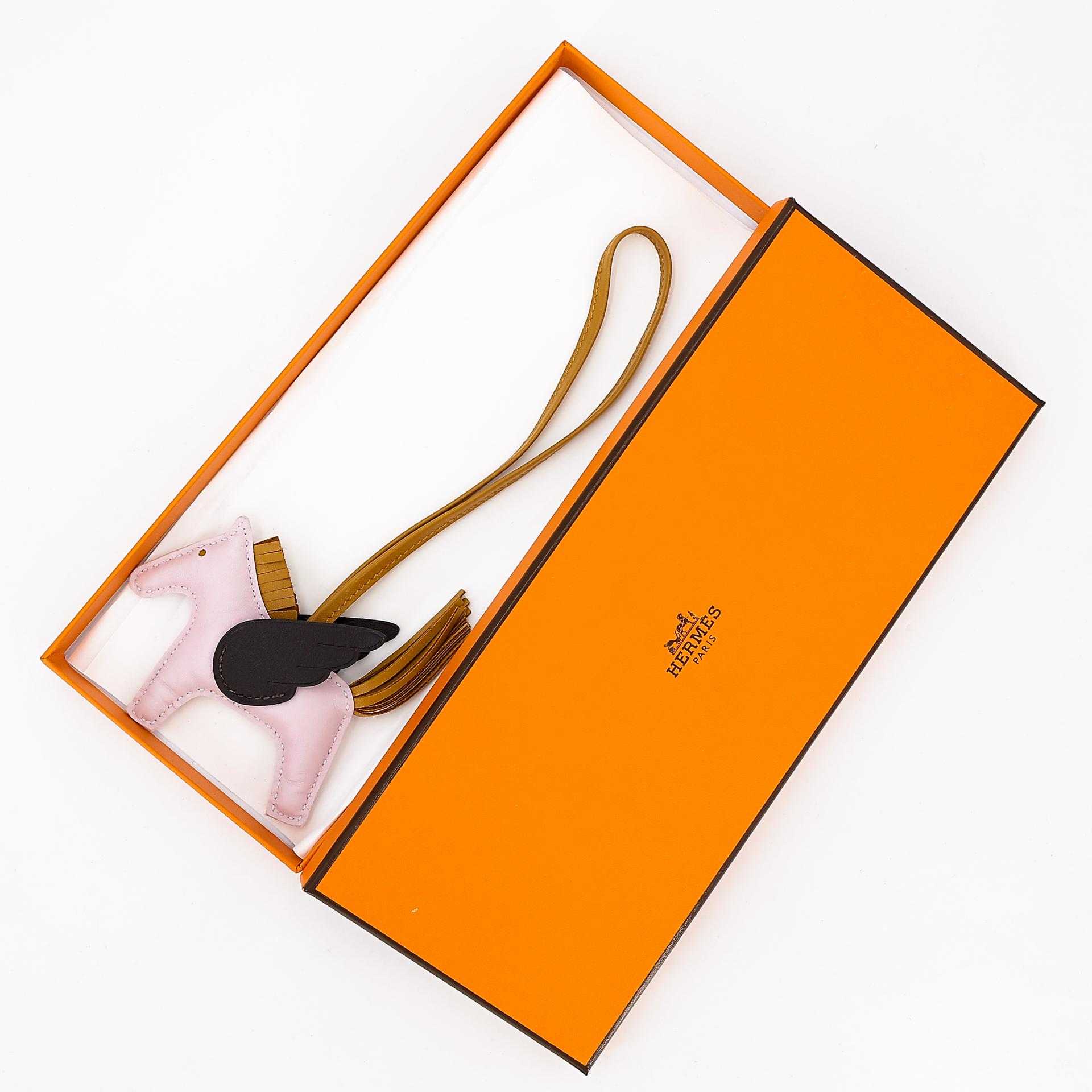 Excellent ( Rank SA ) HERMÈS Rodeo Pegase PM Ebene (46) Sesame (2S) Mauve Pale (09) Agneau U (2022) - 8