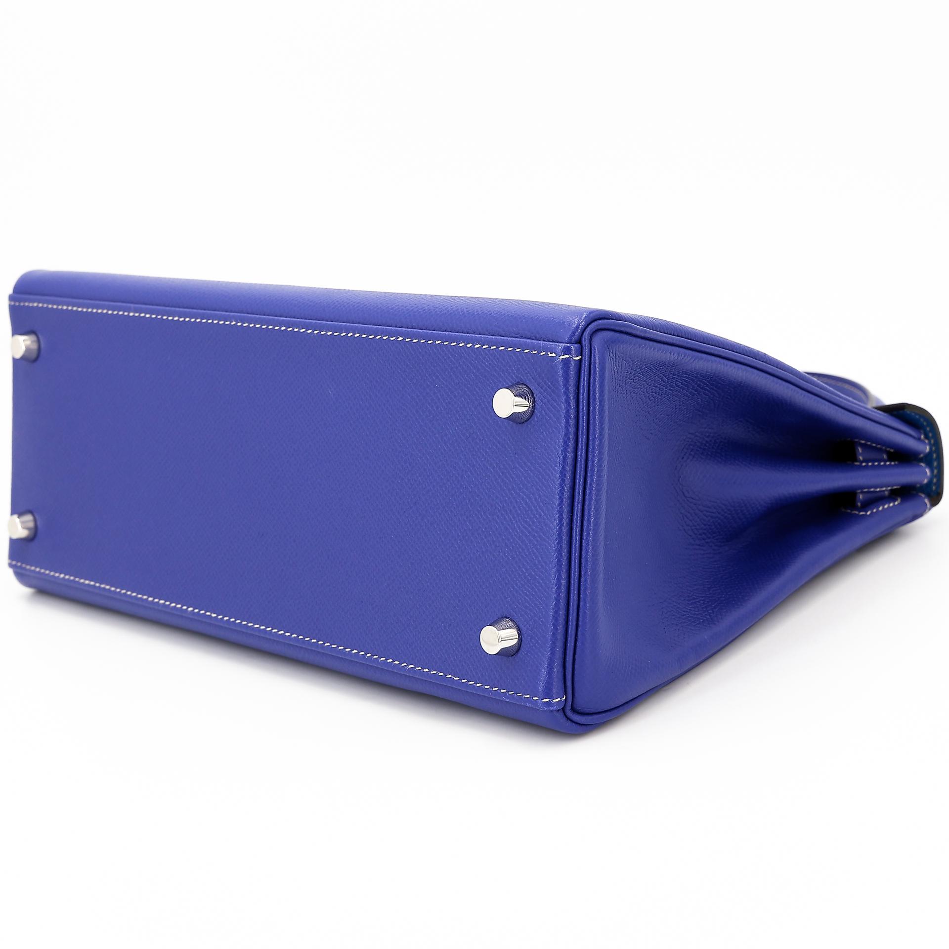 Very Good ( Rank A) HERMÈS Kelly 28 Verso Bleu Electrique (7T) Bleu de Prusse (7P) Epsom Palladium hardware Square P (2012) - 4