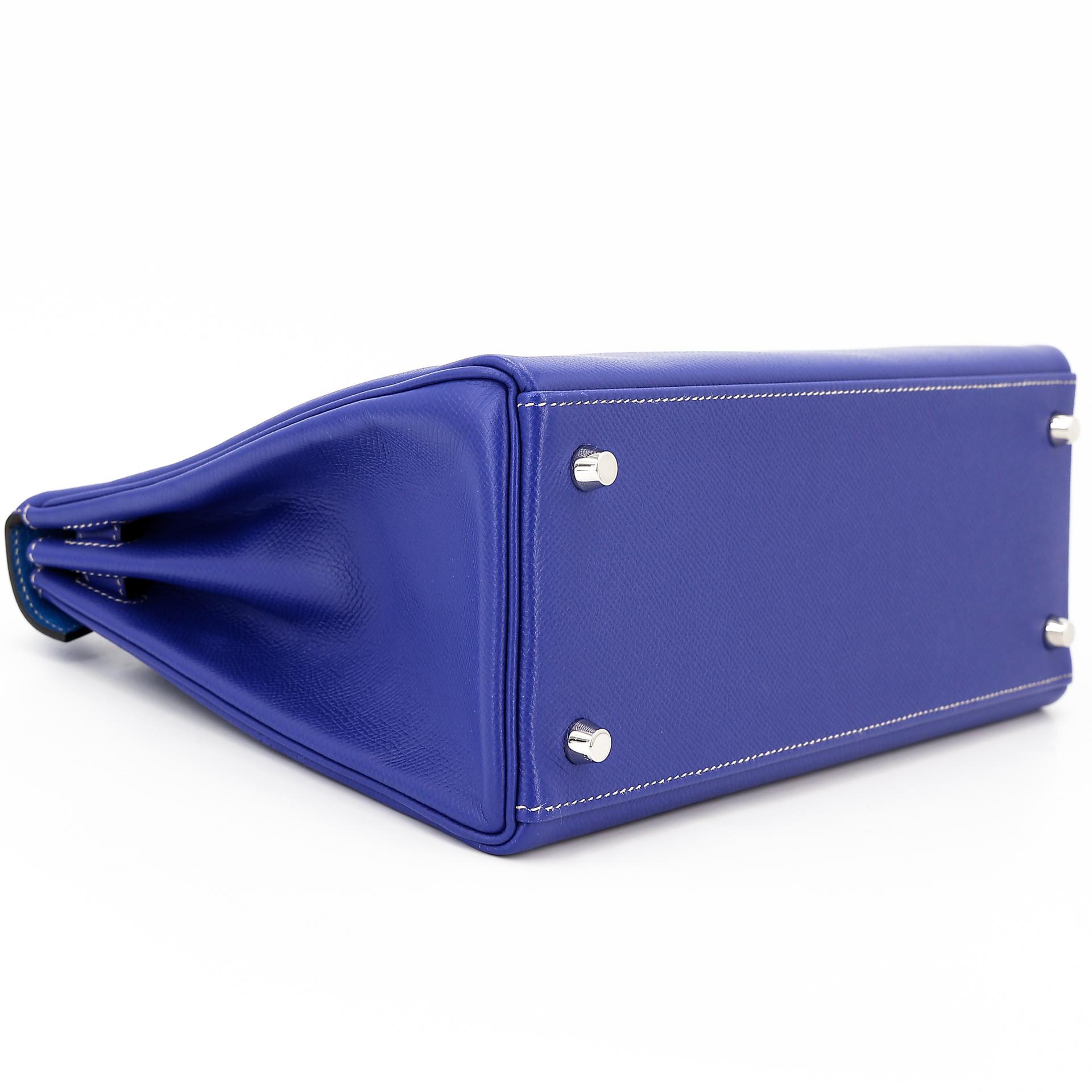 Very Good ( Rank A) HERMÈS Kelly 28 Verso Bleu Electrique (7T) Bleu de Prusse (7P) Epsom Palladium hardware Square P (2012) - 7