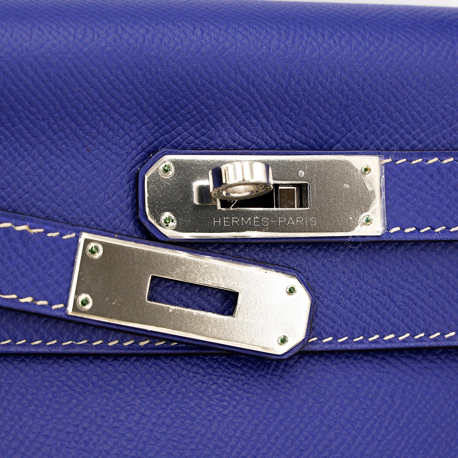Very Good ( Rank A) HERMÈS Kelly 28 Verso Bleu Electrique (7T) Bleu de Prusse (7P) Epsom Palladium hardware Square P (2012) - 14
