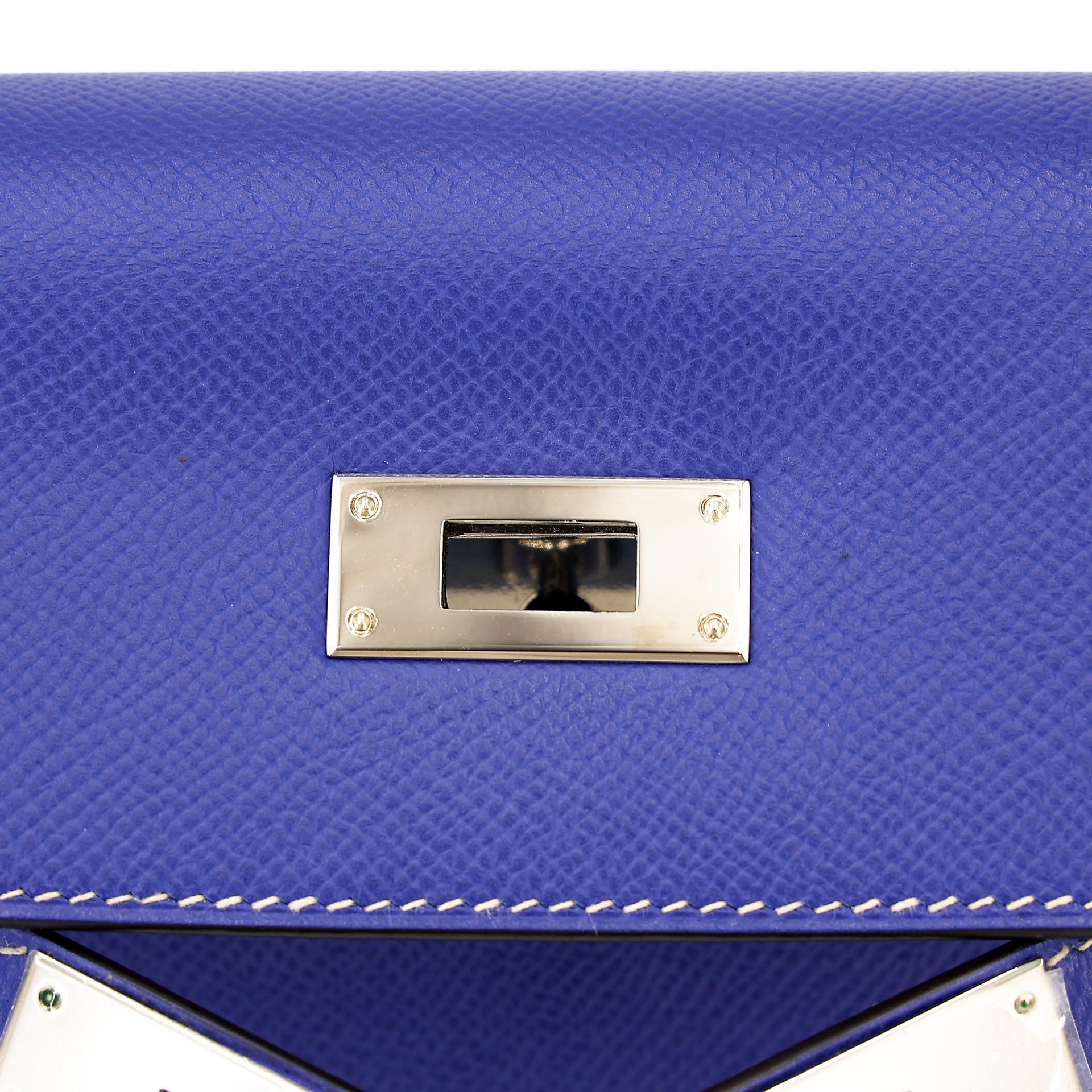 Very Good ( Rank A) HERMÈS Kelly 28 Verso Bleu Electrique (7T) Bleu de Prusse (7P) Epsom Palladium hardware Square P (2012) - 17