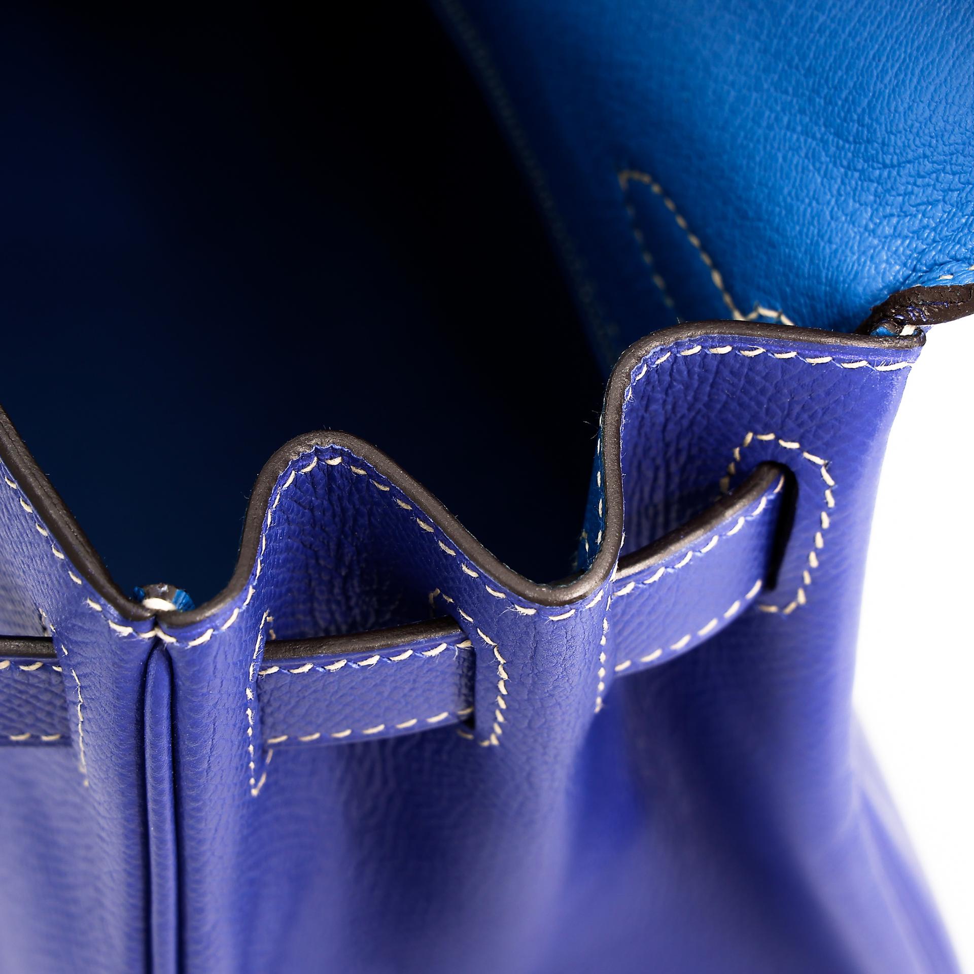 Very Good ( Rank A) HERMÈS Kelly 28 Verso Bleu Electrique (7T) Bleu de Prusse (7P) Epsom Palladium hardware Square P (2012) - 23