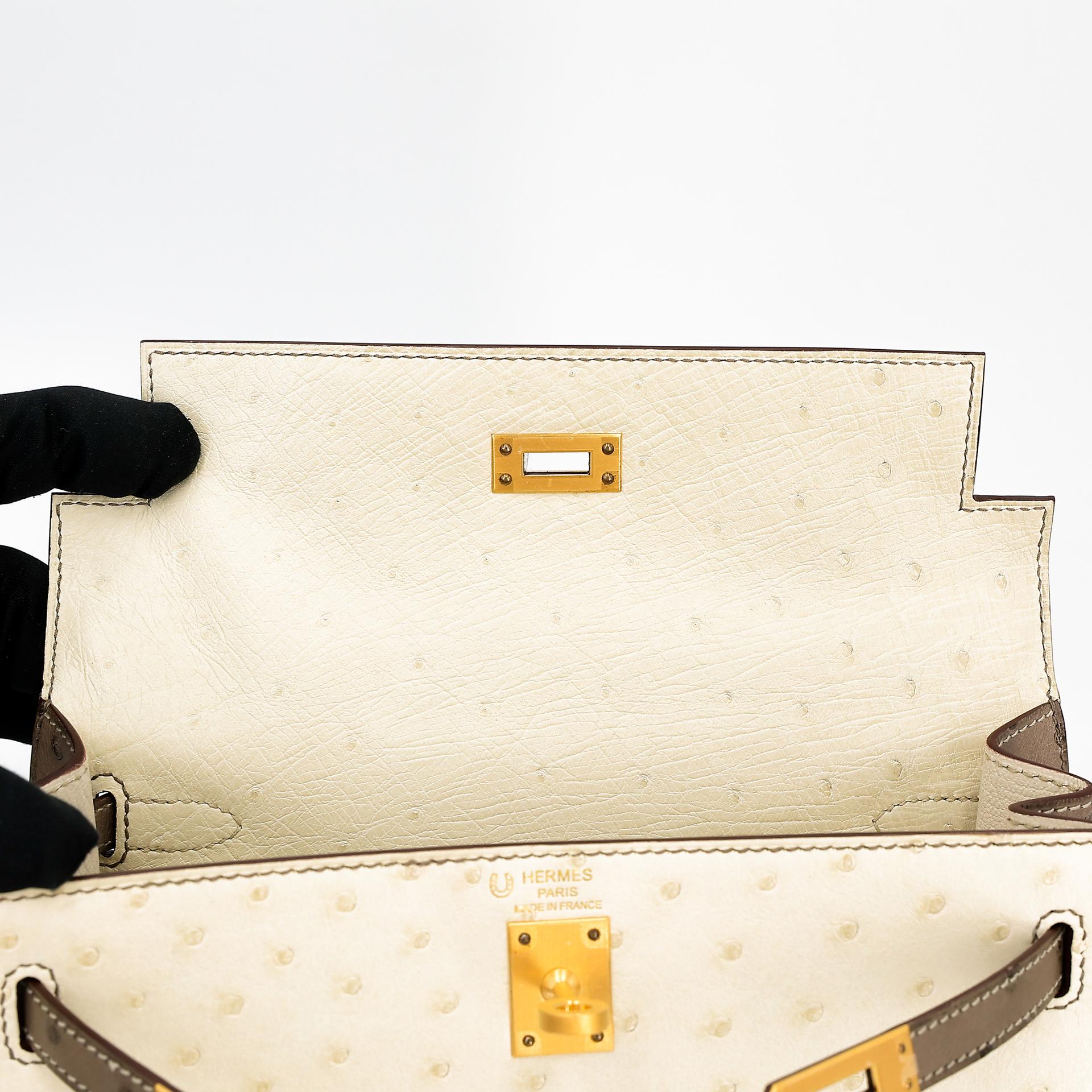 Unused ( Rank NS ) HERMÈS Special Order Kelly 25 Sellier HSS Etoupe (18) Nata (I2) Ostrich Brushed Gold hardware U (2022) - 15