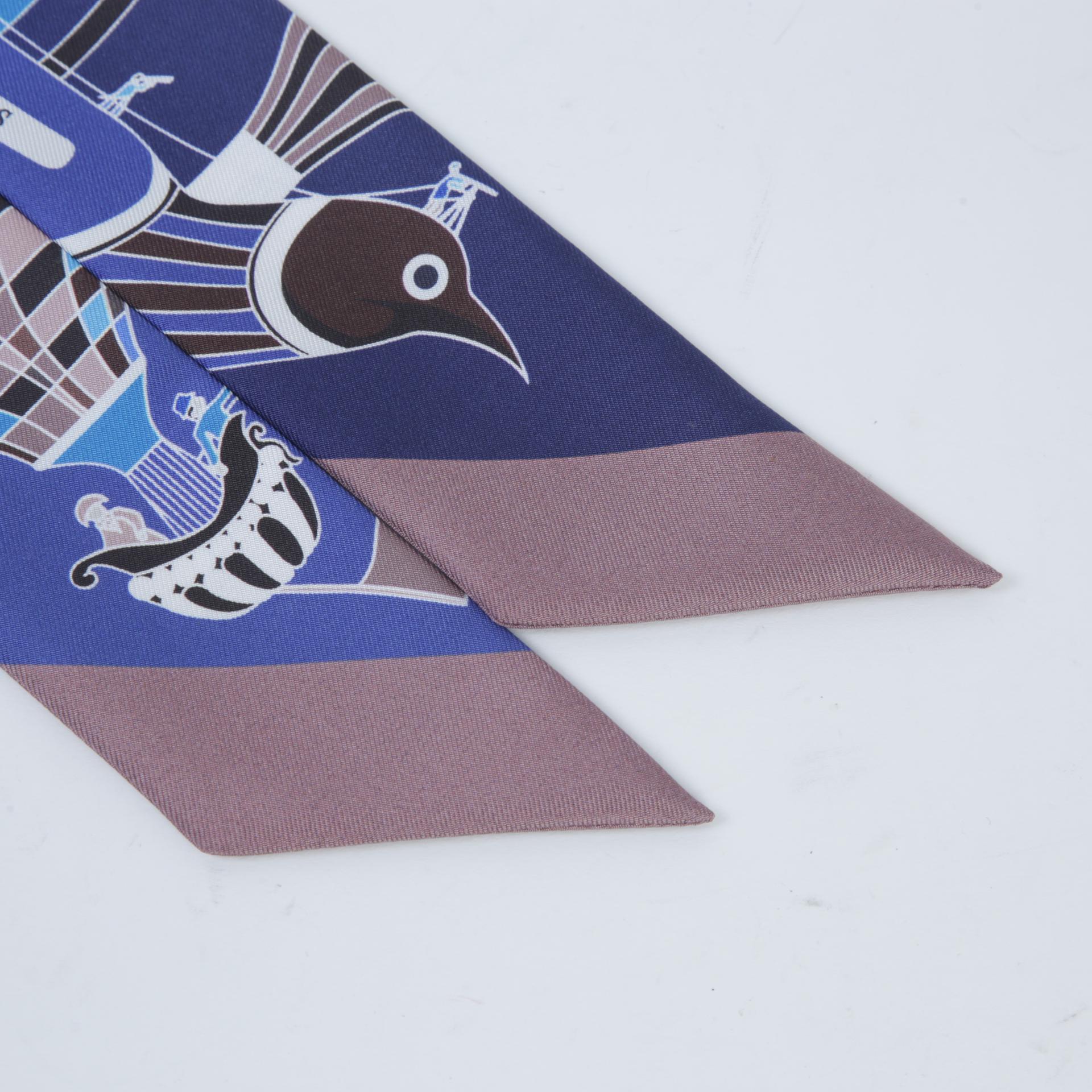 Unused ( Rank NS ) HERMÈS TwillyLes Folies du Ciel Navy (7U) Blue Silk - 3