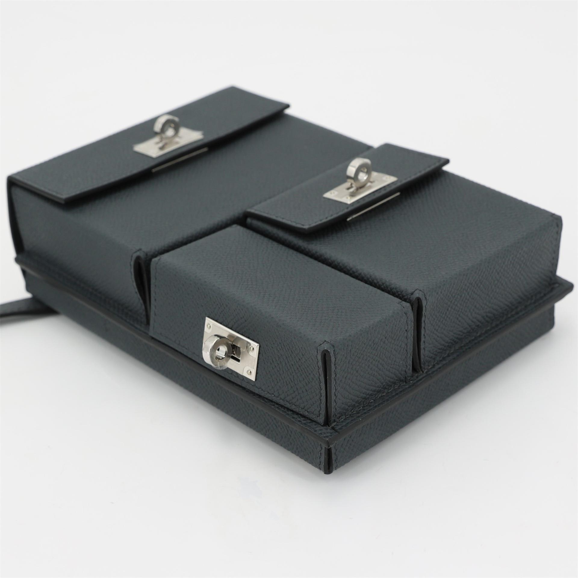 Brand New ( Rank N ) HERMÈS Kelly Multipocket To Go Pouch Gris misty (H0) Epsom Palladium hardware W (2024) - 4